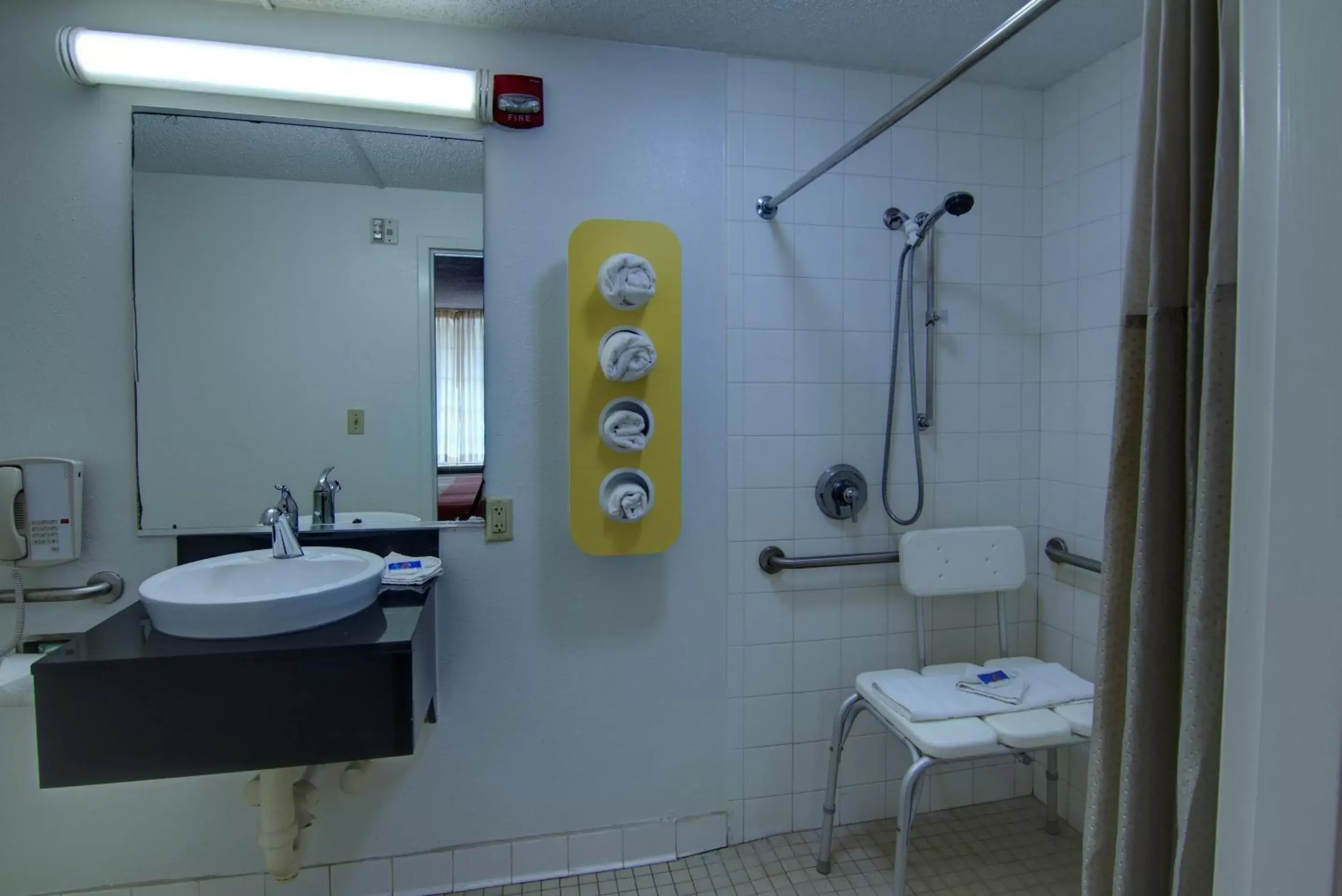 Shower, Bathroom in Motel 6-West Monroe, LA