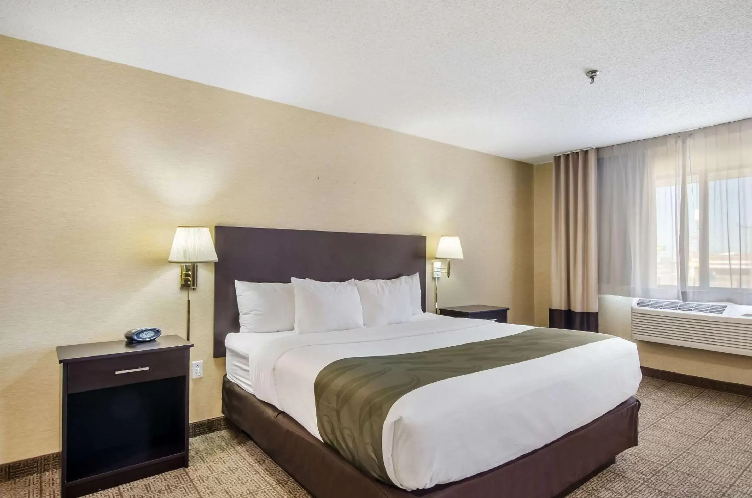 Photo of the whole room, Bed in Quality Inn Goodland, KS near Northwest Kansas Technical College