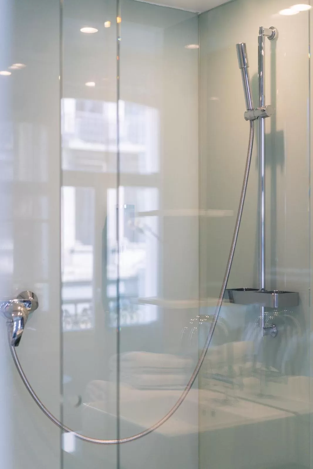 Shower in Smartflats - Pacific Brussels