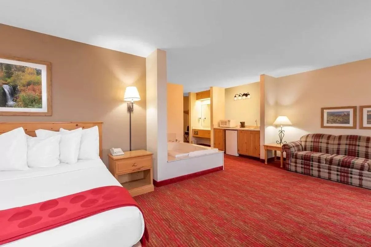 Bed in Summerset Hotel and Suites Rapid City West