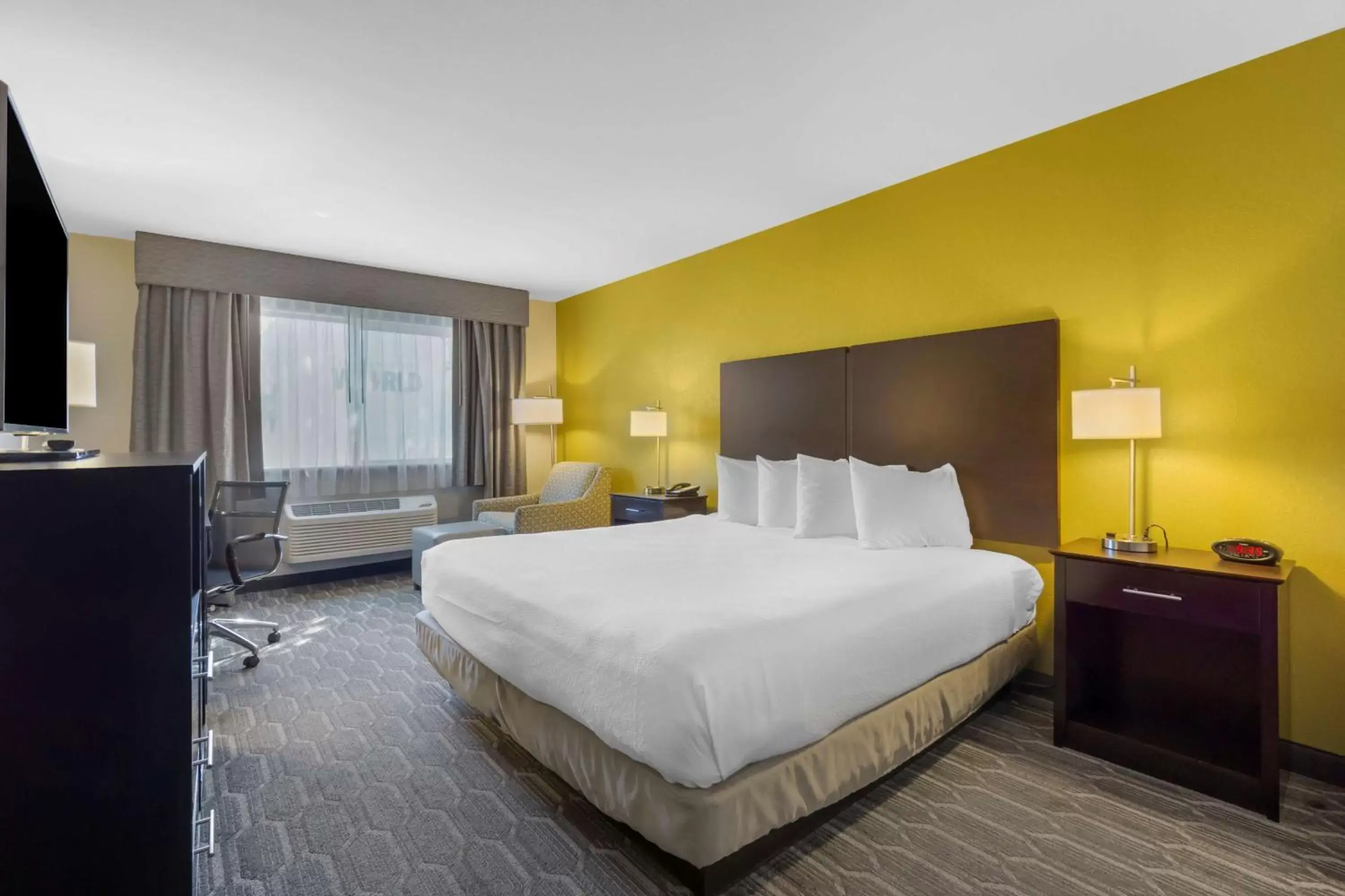 Bedroom, Bed in Best Western Plus Wenatchee Downtown Hotel