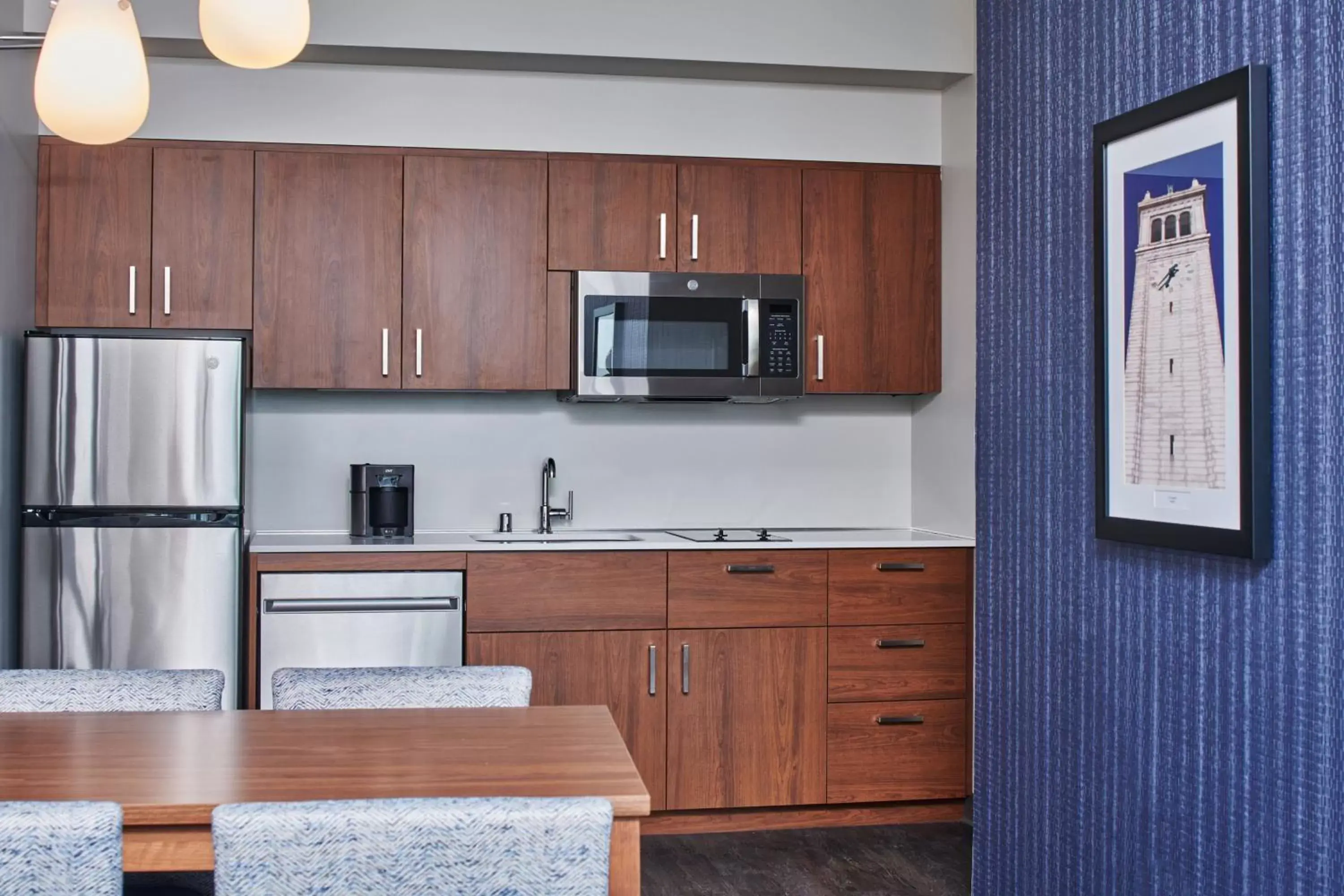 Bedroom, Kitchen/Kitchenette in Residence Inn By Marriott Berkeley