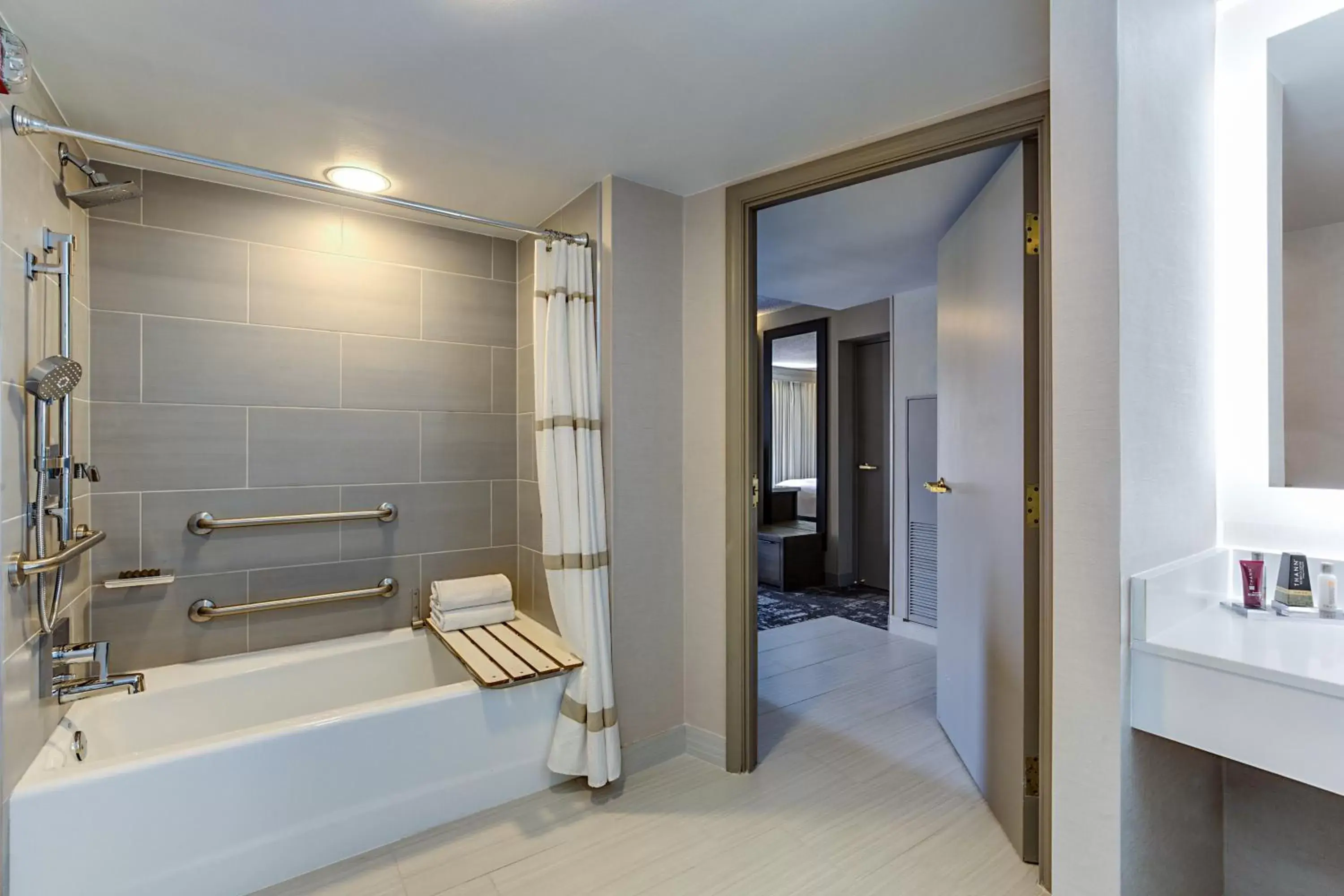 Bath, Bathroom in Marriott Dallas Las Colinas