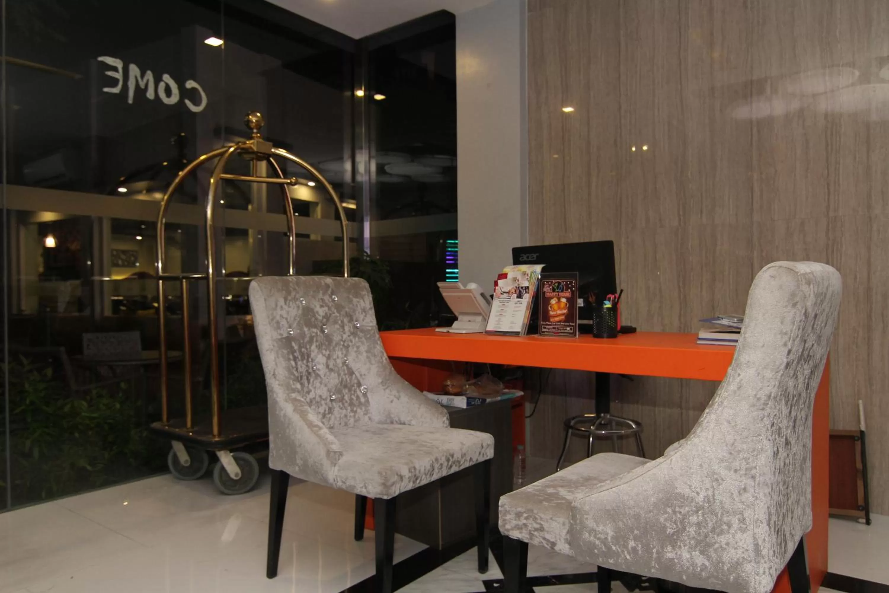 Lobby or reception in Eloisa Royal Suites