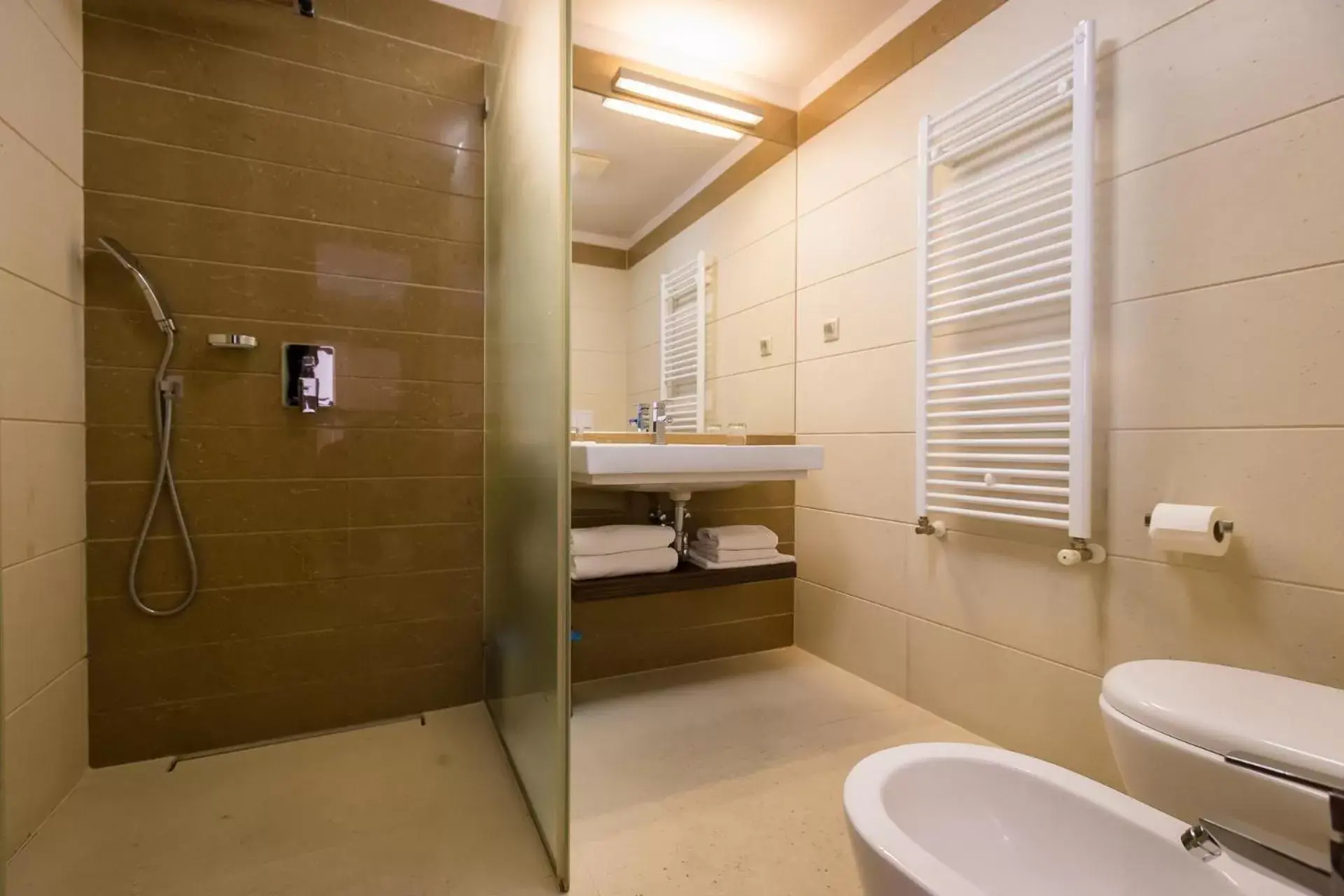 Bathroom in Duna Garden Hotel Bathroom in Duna Garden Hotel