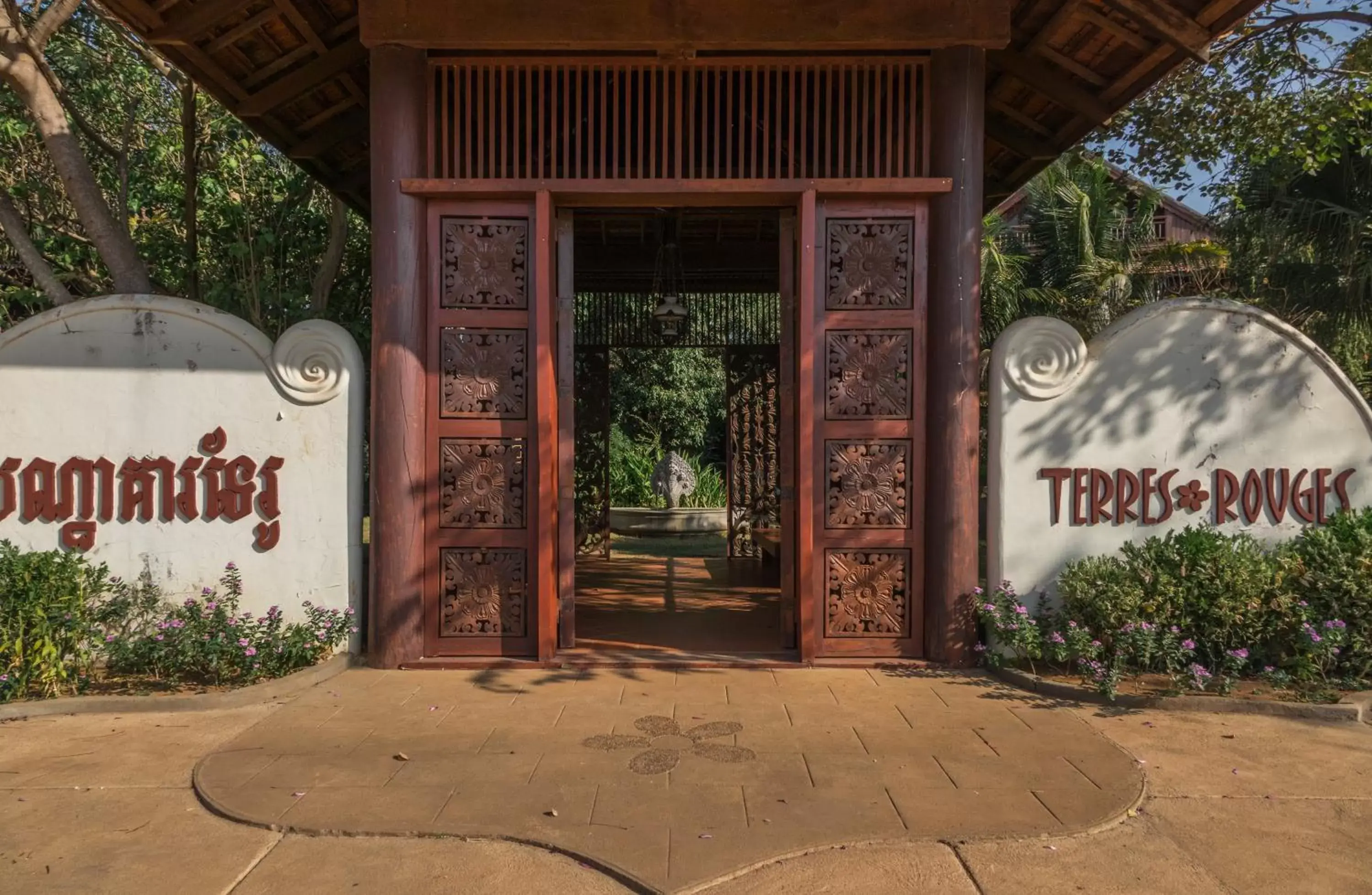 Facade/entrance, Property Logo/Sign in Terres Rouges Lodge