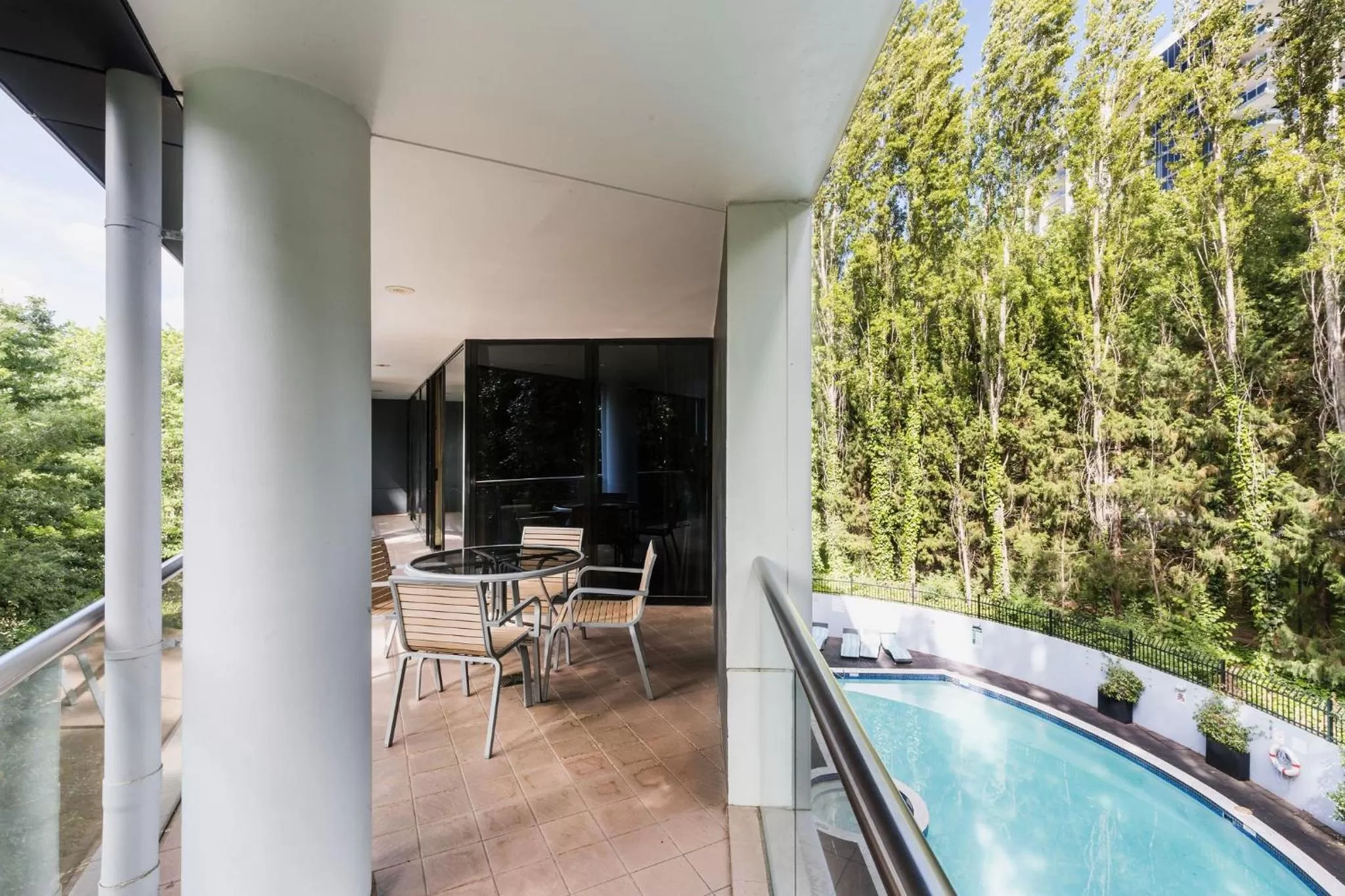 Photo of the whole room in Crowne Plaza Canberra by IHG