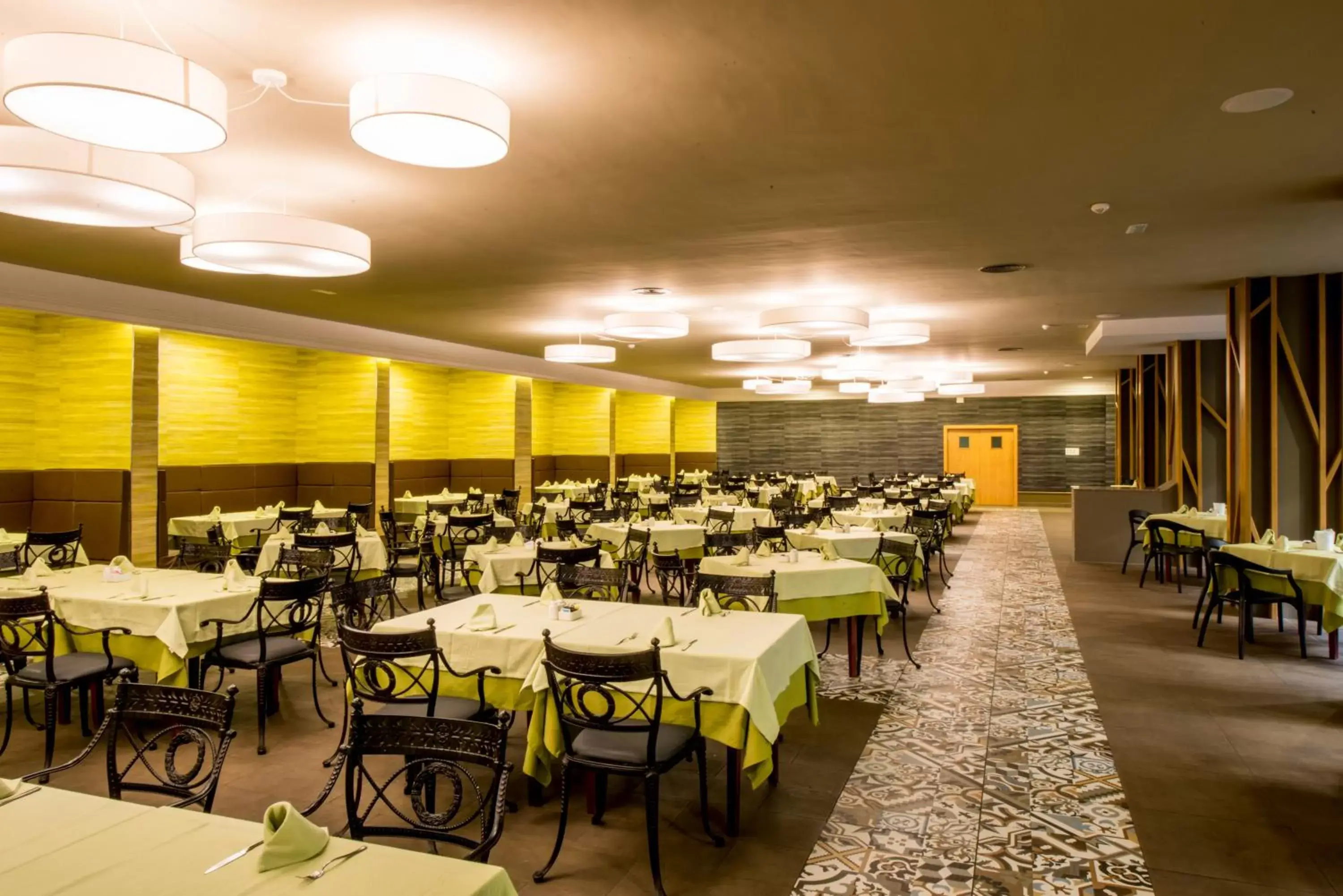 Restaurant/Places to Eat in Hotel Beatriz Playa & Spa