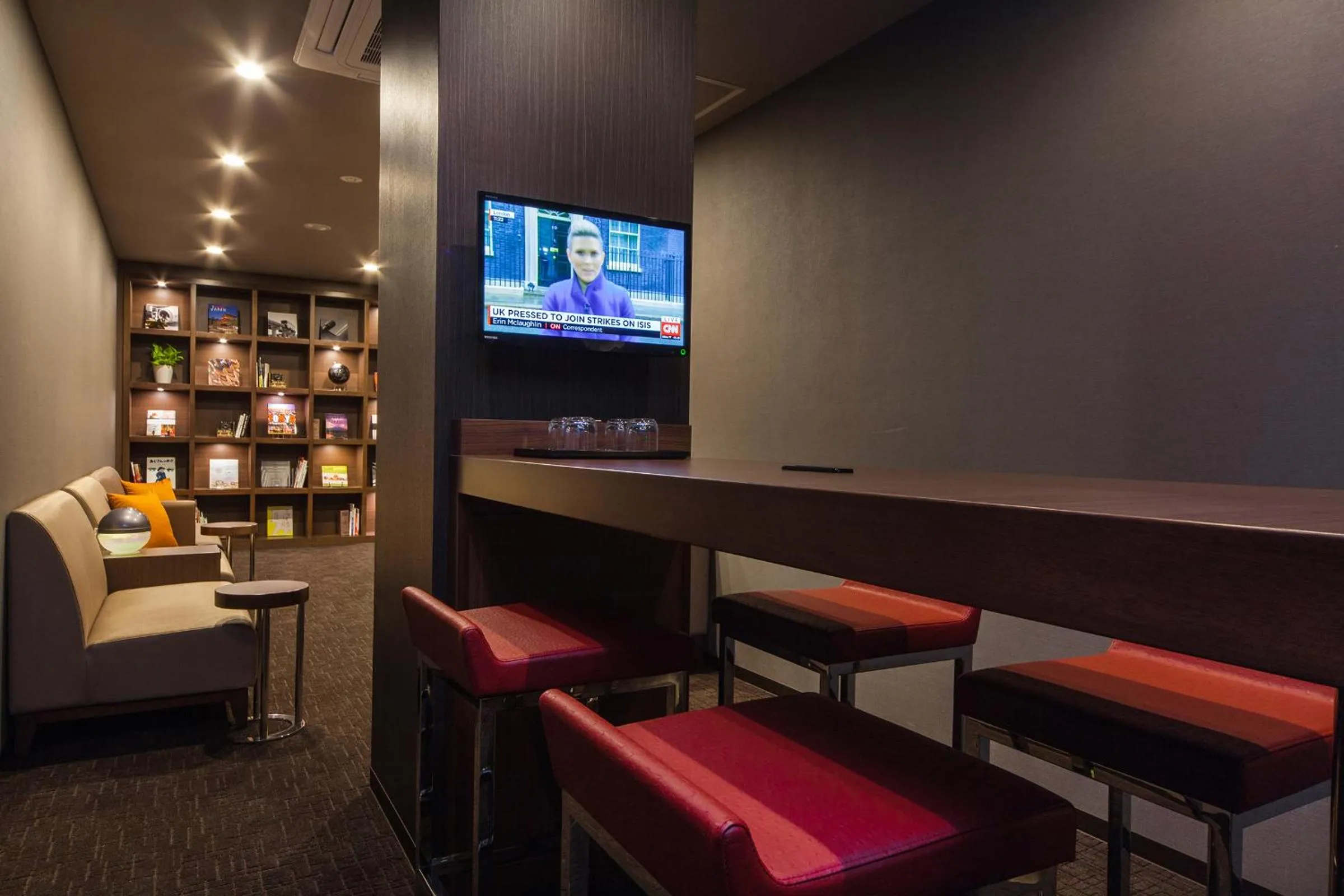 Communal lounge/ TV room in HOTEL MYSTAYS Haneda