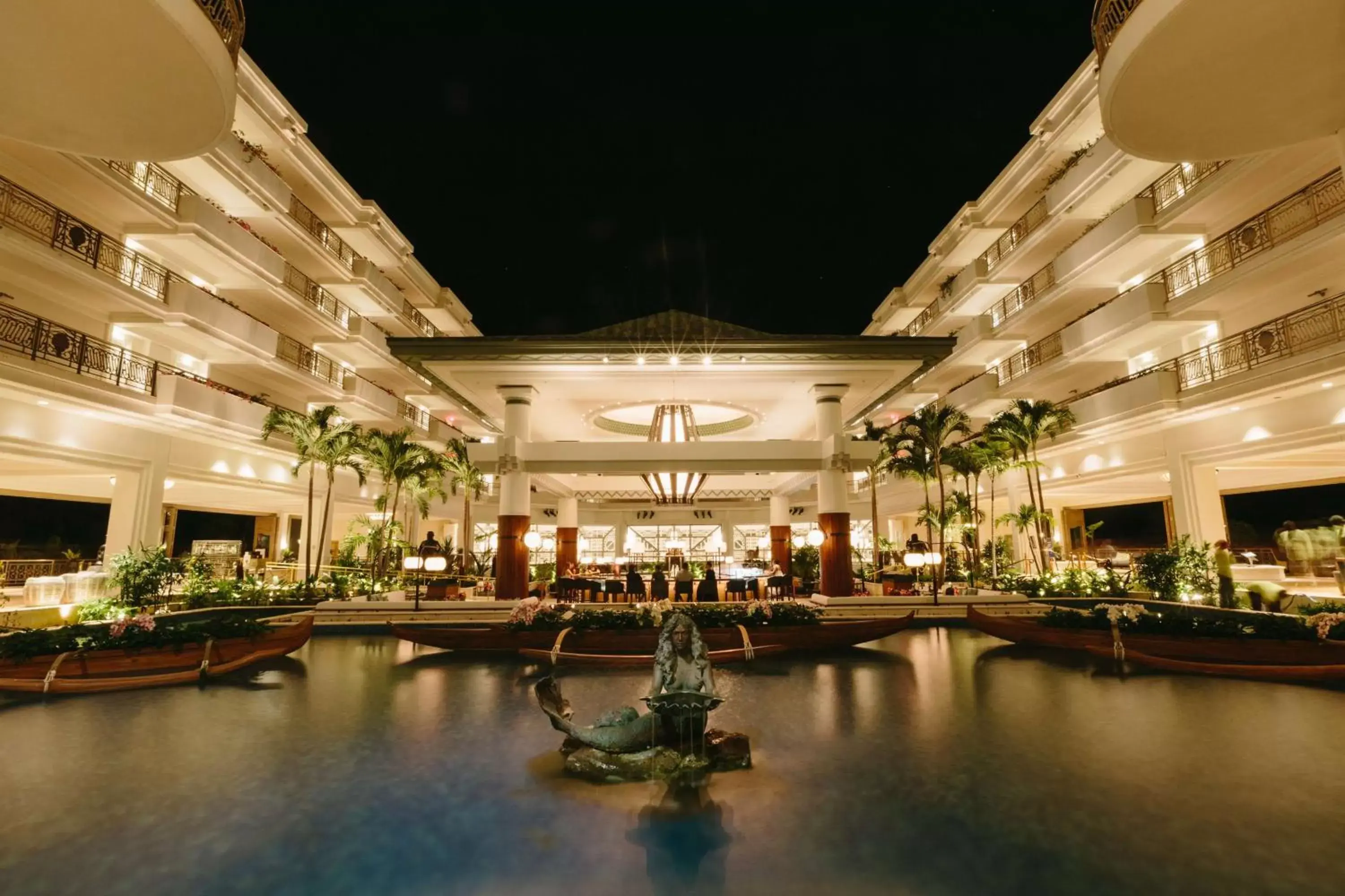 Lounge or bar in Grand Wailea Resort Hotel & Spa, A Waldorf Astoria Resort