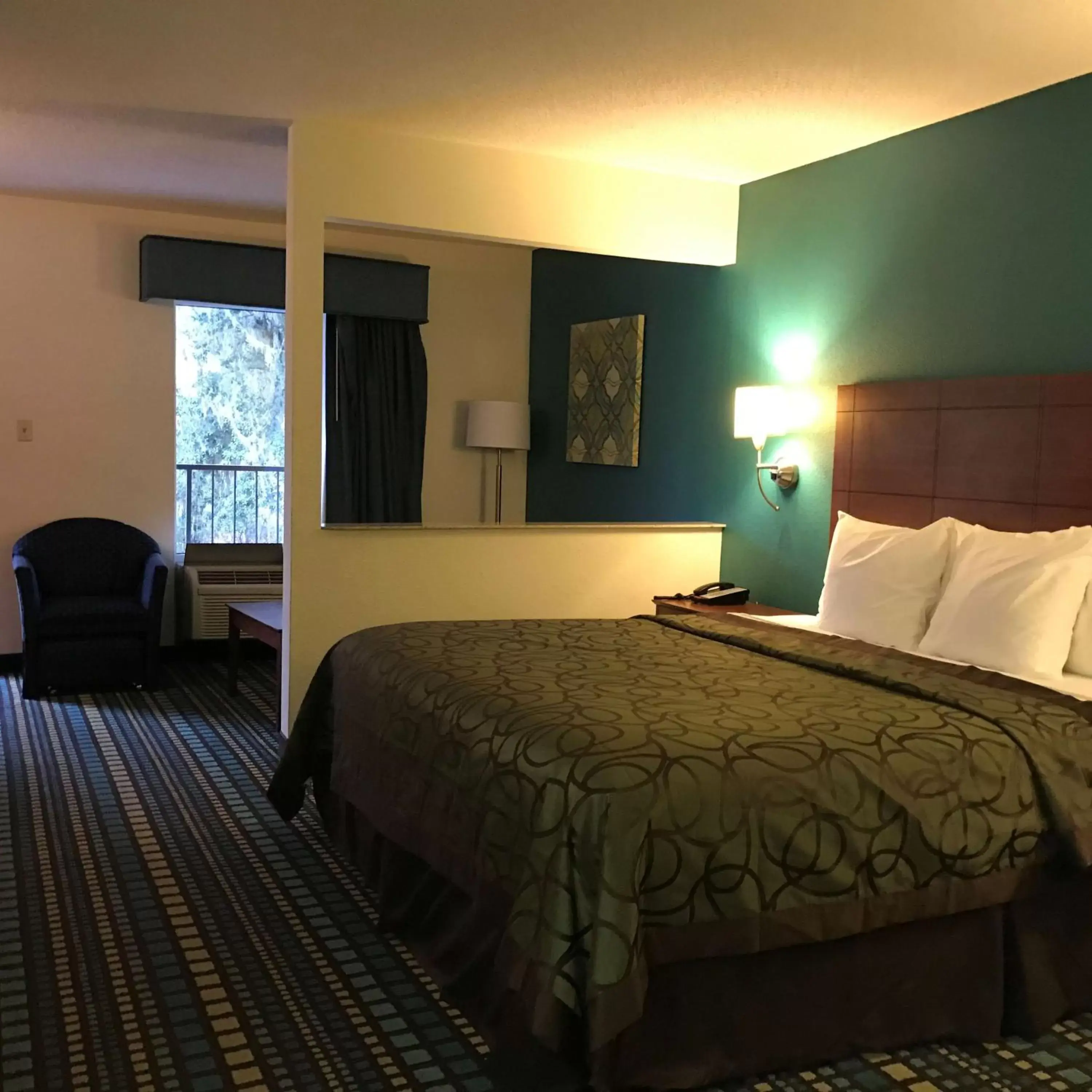 Photo of the whole room, Bed in Best Western Tallahassee Downtown Inn and Suites