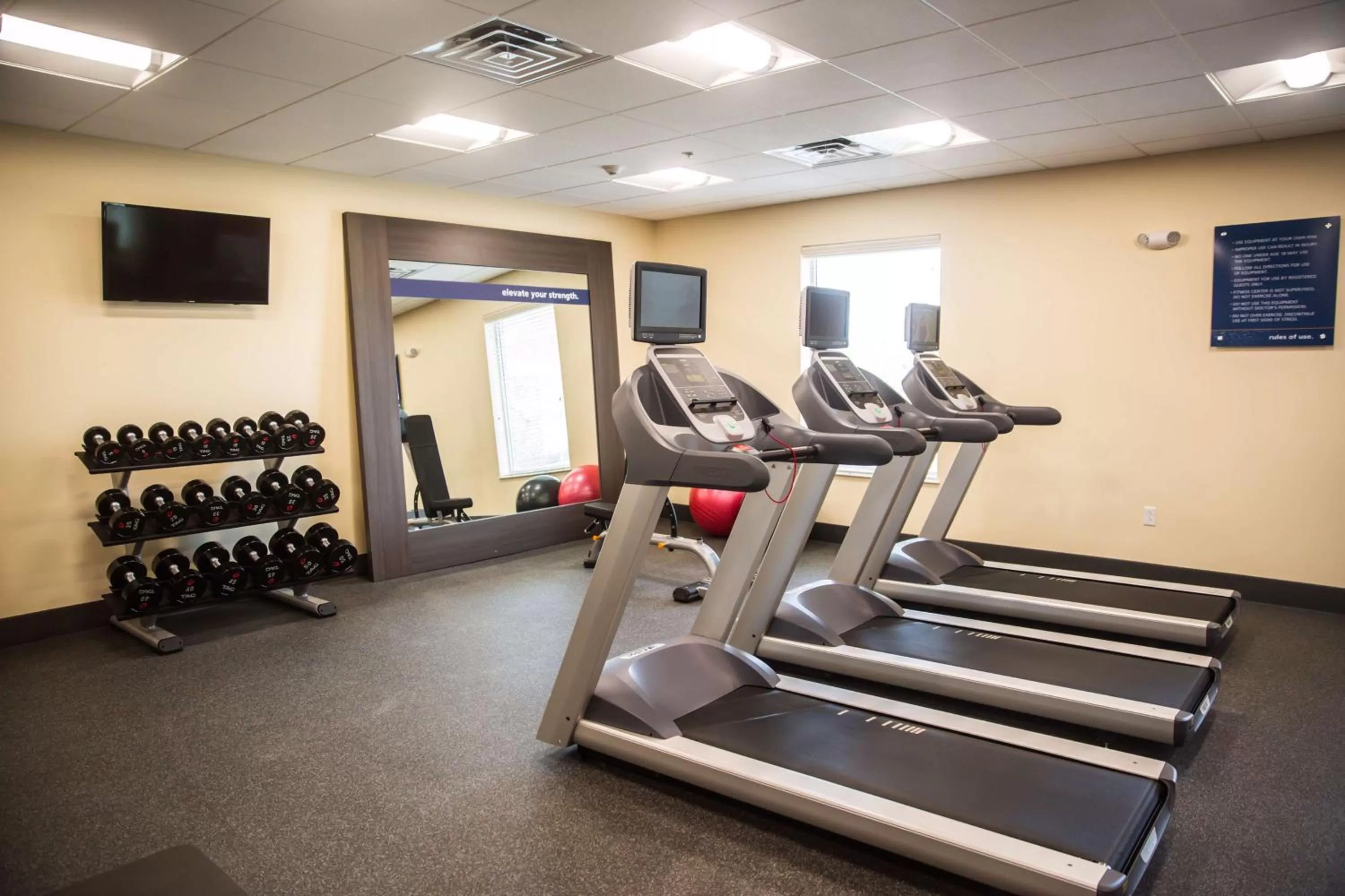 Fitness centre/facilities in Hampton Inn-Pontiac