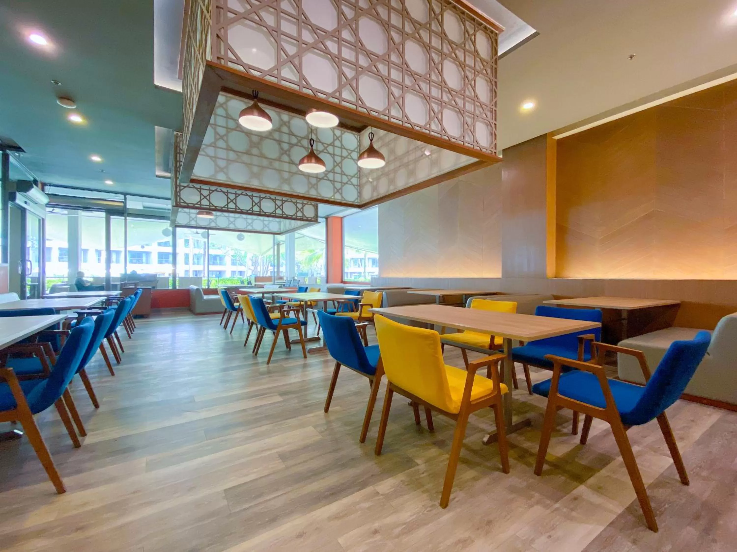 Restaurant/places to eat in X10 Khaolak Resort