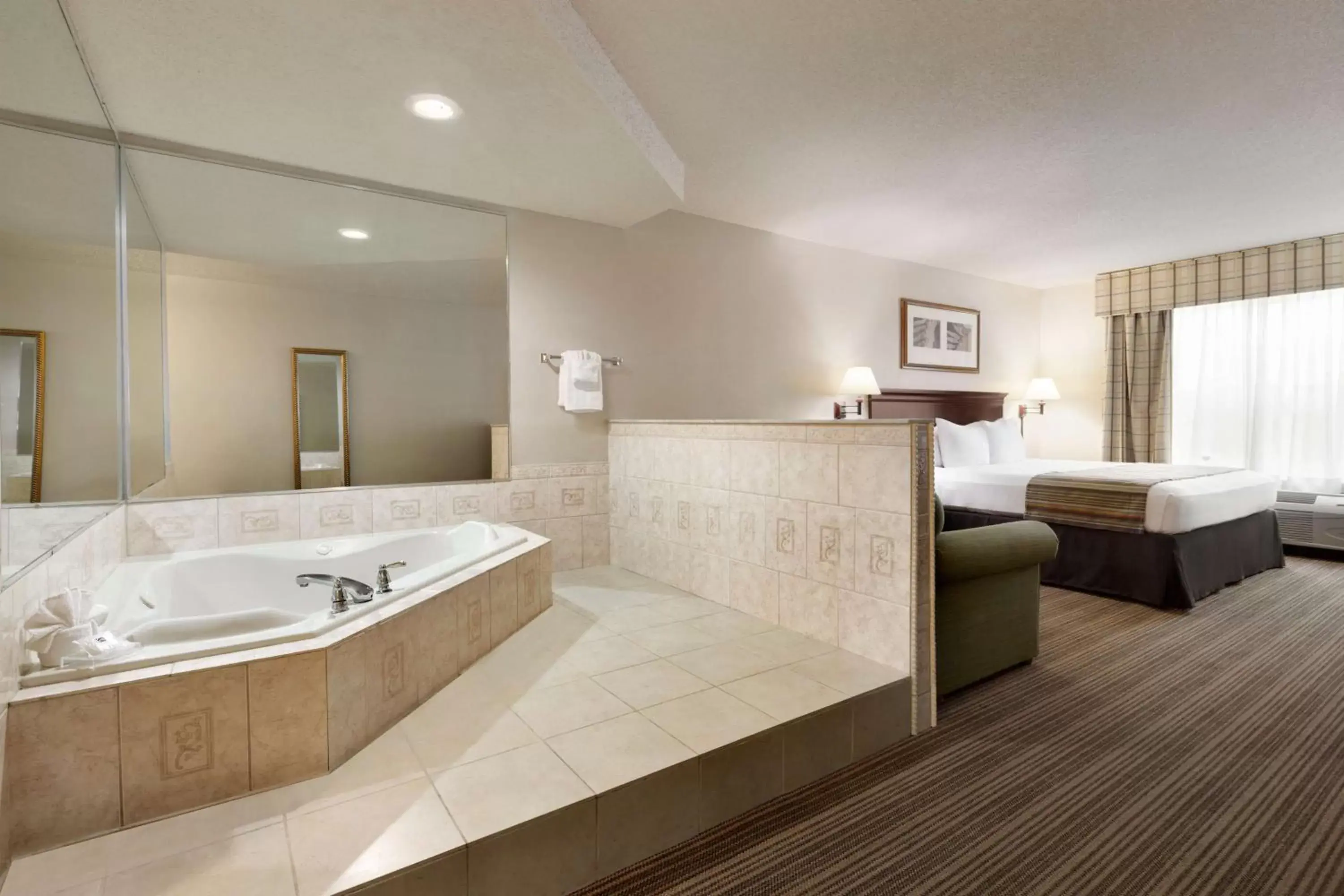 Photo of the whole room, Bathroom in Country Inn & Suites by Radisson, Kingsland, GA