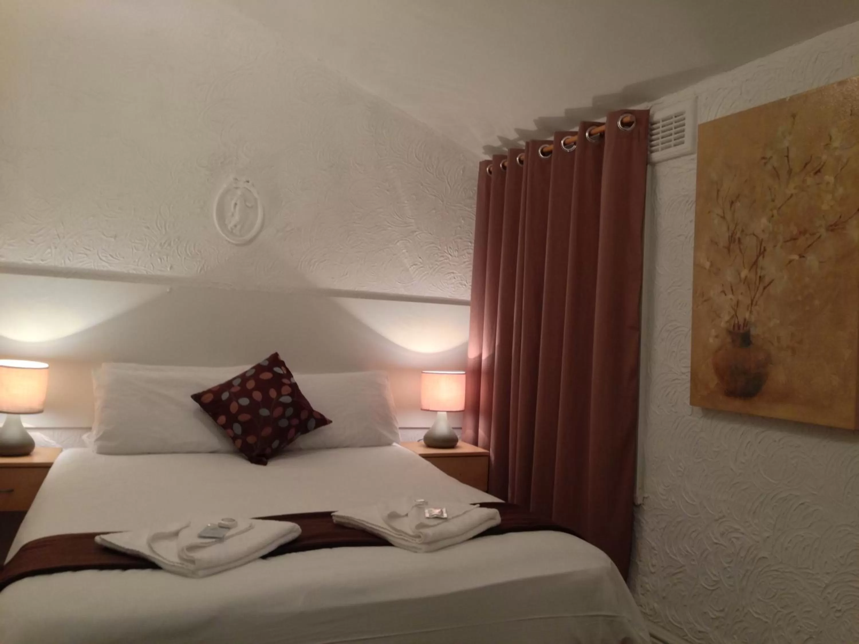 Bed in Wilsons Hotel - Blackpool Tower View