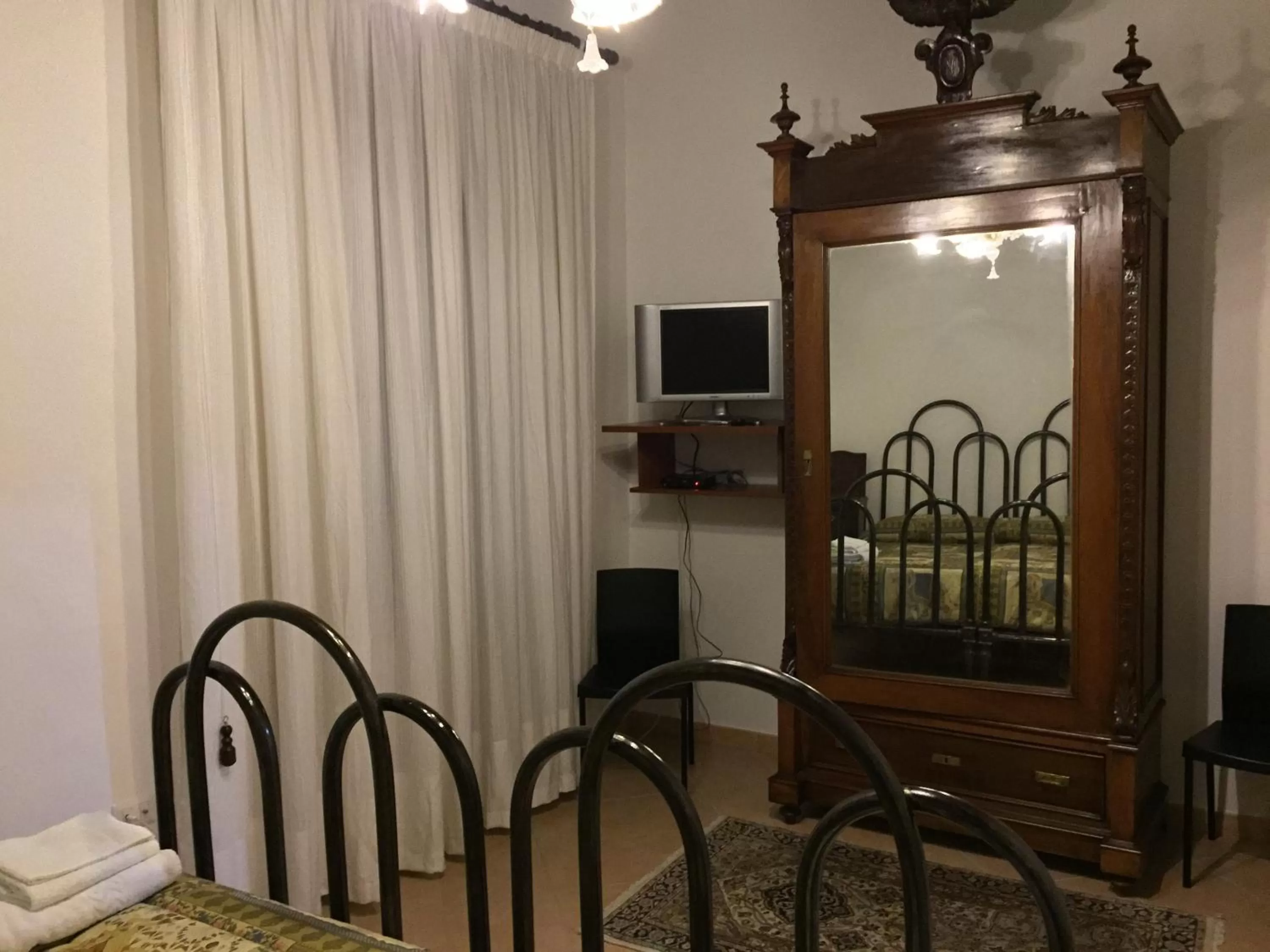 Bedroom, TV/Entertainment Center in B&B Pozzo dei Desideri