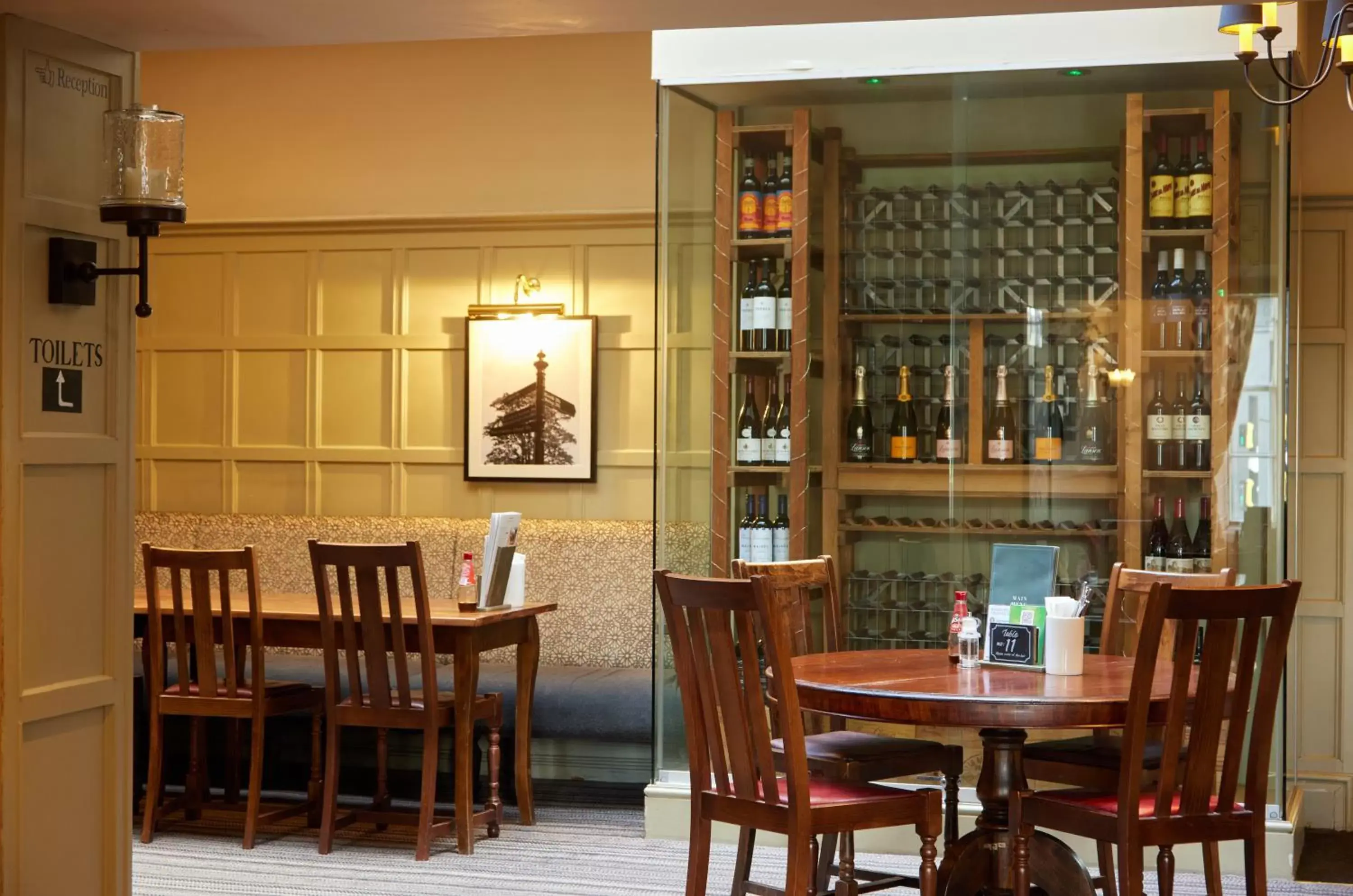 Restaurant/Places to Eat in Lamb Hotel by Greene King Inns