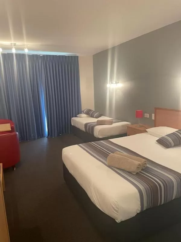 Bed in William Dutton Motel