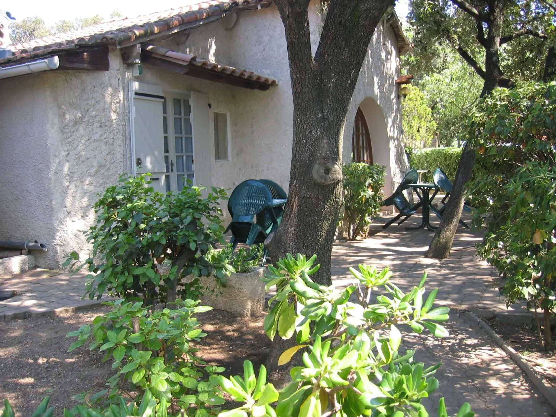 Facade/entrance, Property Building in Le Petit Manoir Logis