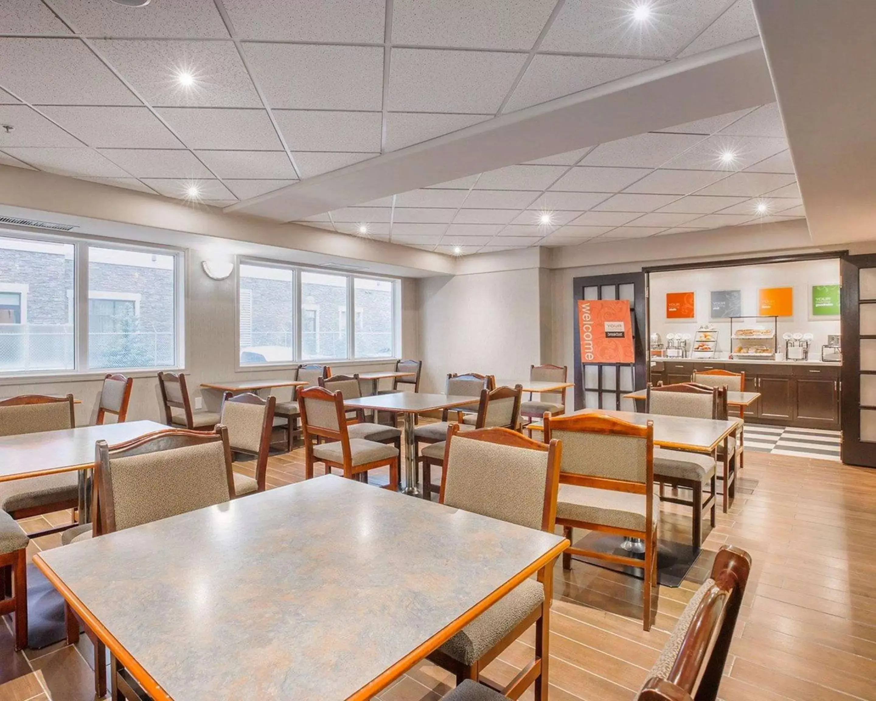 Restaurant/Places to Eat in Comfort Inn and Suites University