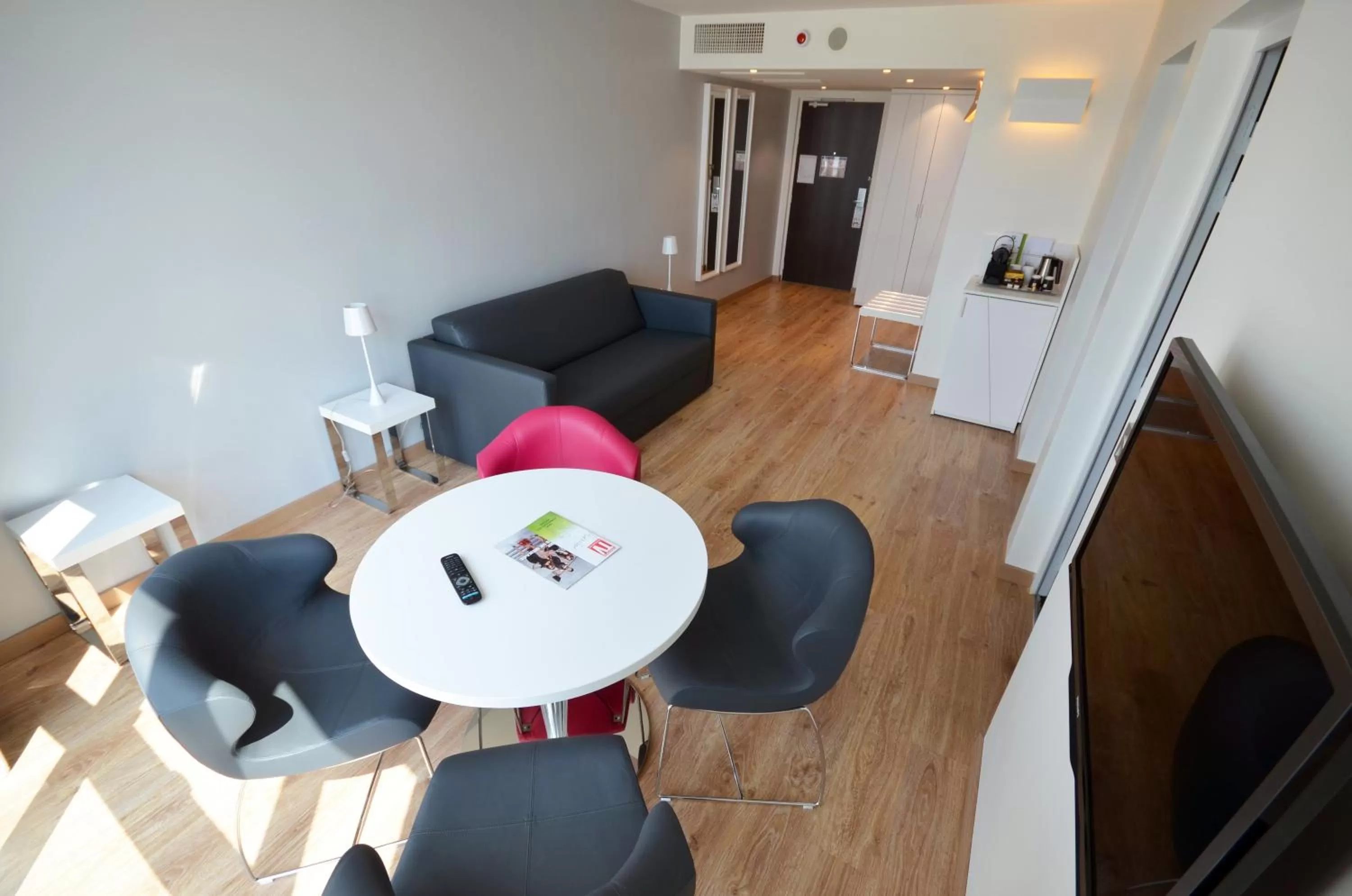 Photo of the whole room in Holiday Inn Dijon Toison D'or by IHG