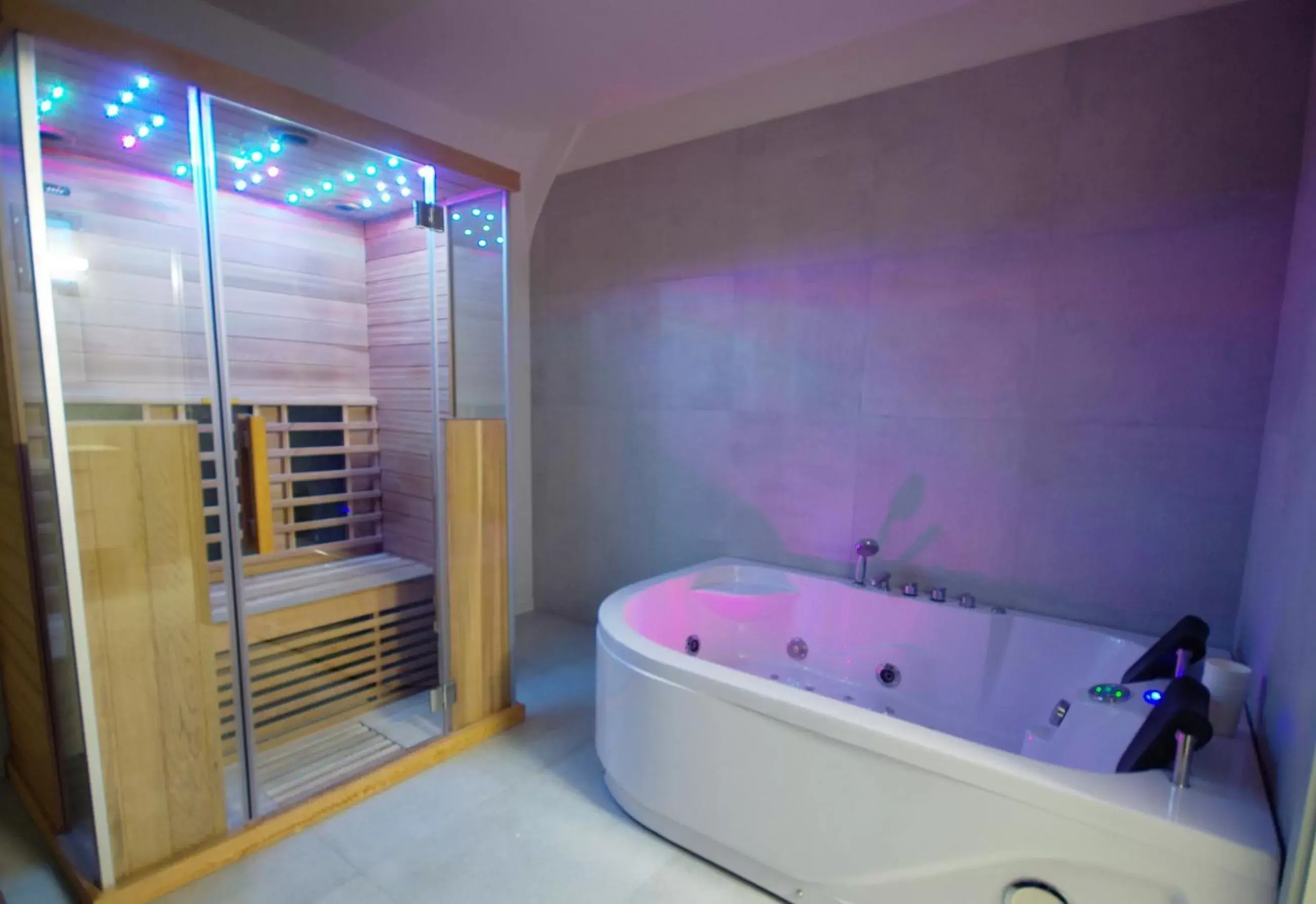 Bathroom, Spa/Wellness in Adeba Hotel