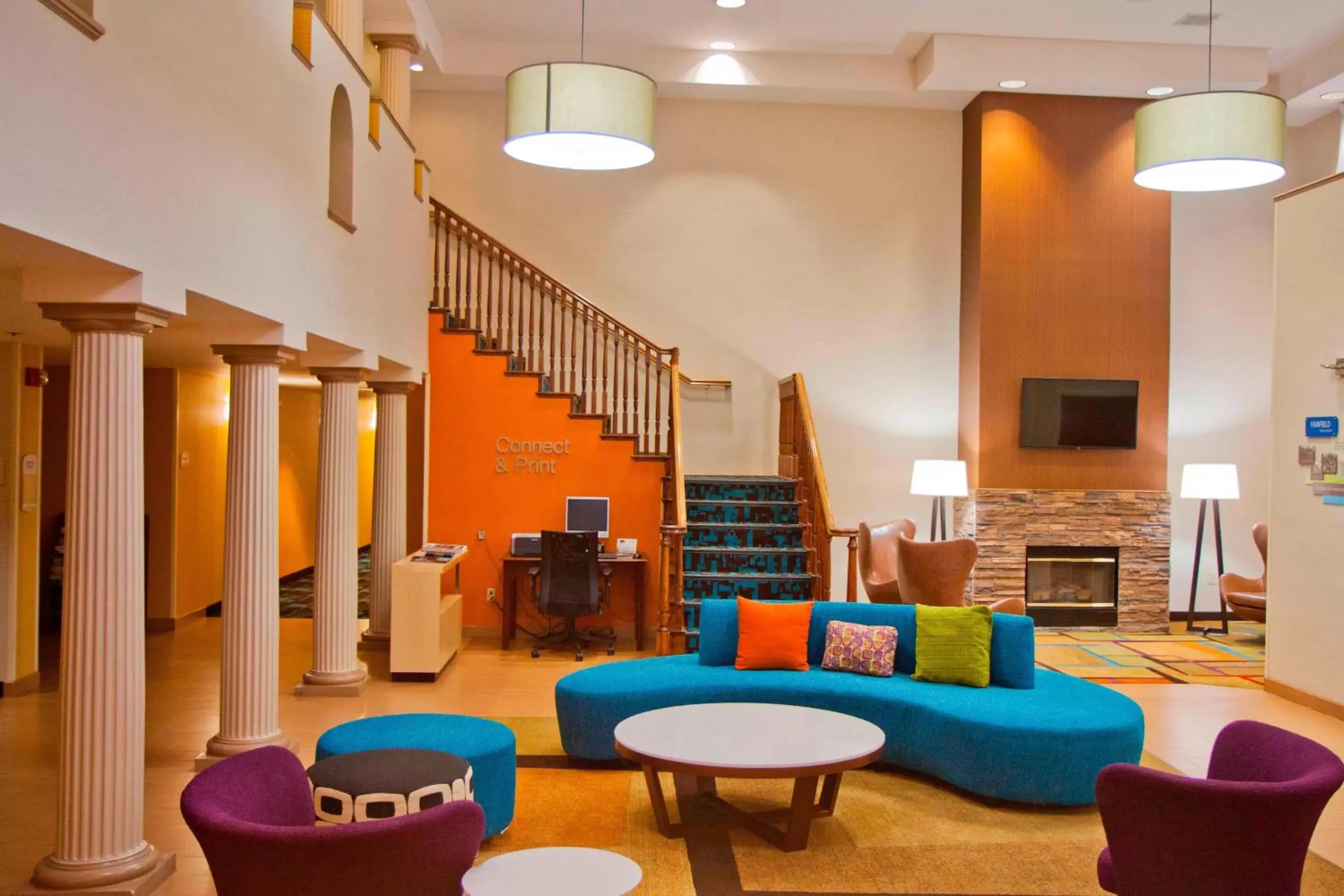 Lobby or reception, Lounge/Bar in Fairfield Inn & Suites Modesto