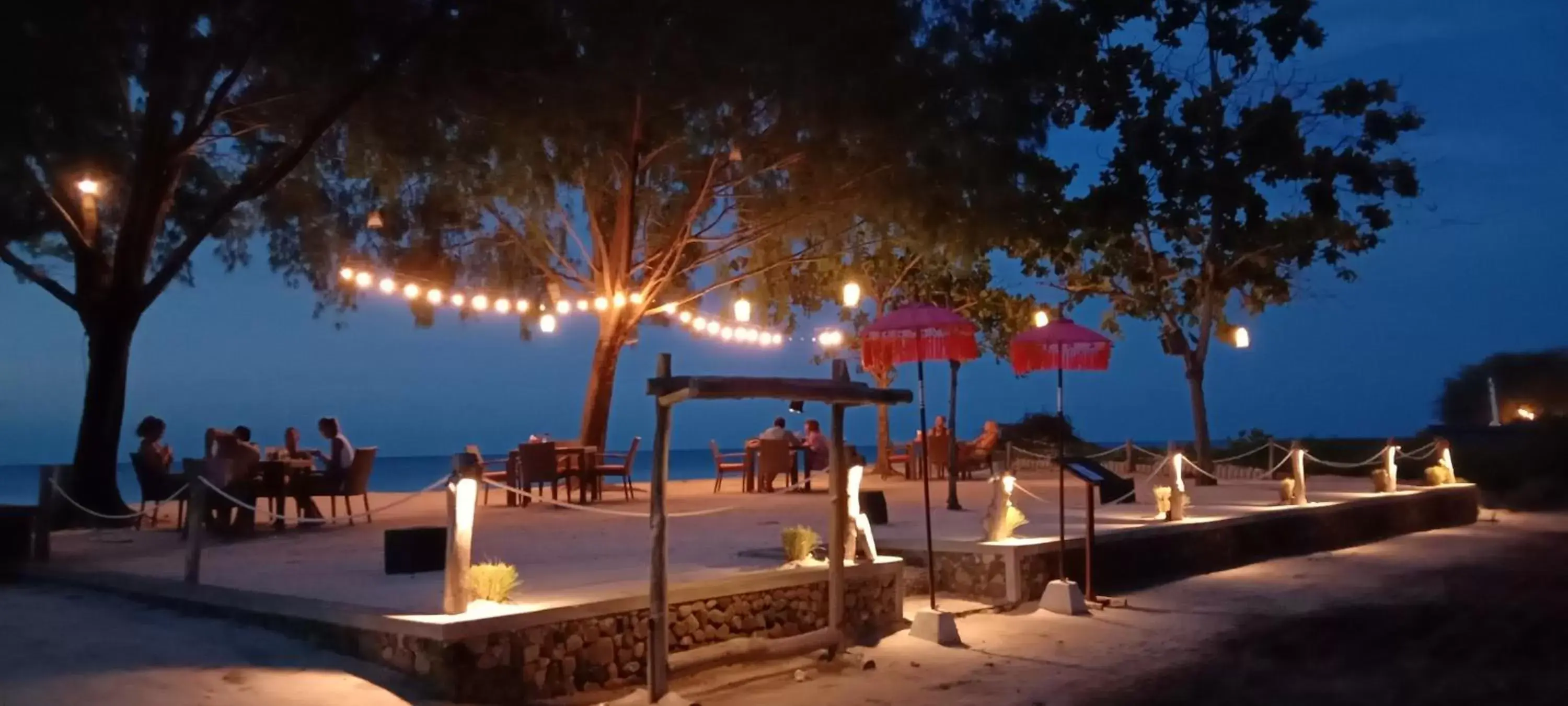 Restaurant/places to eat in Desa Dunia Beda Resort