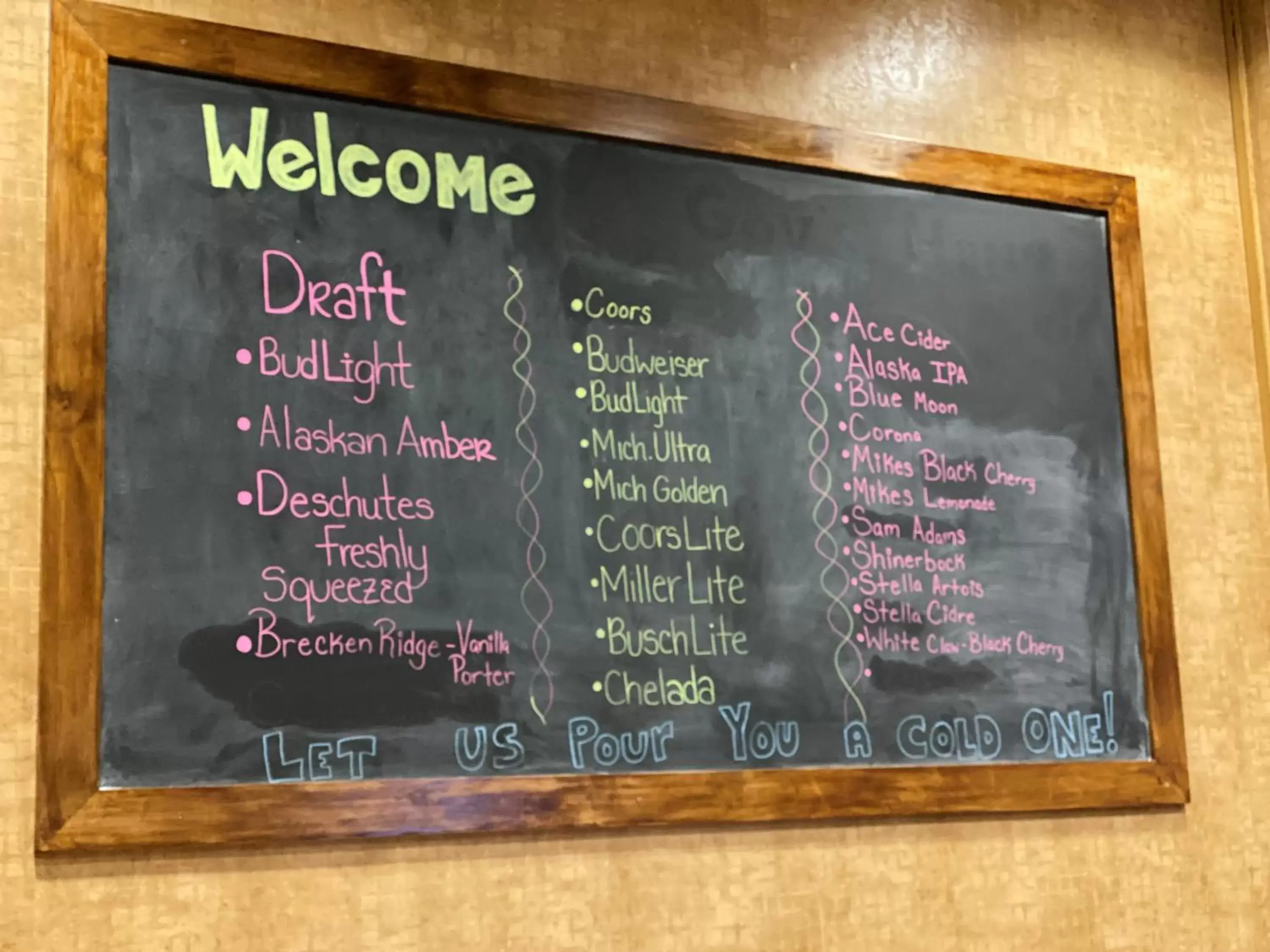 Lounge or bar in Ramkota Hotel Pierre Lounge or bar in Ramkota Hotel Pierre