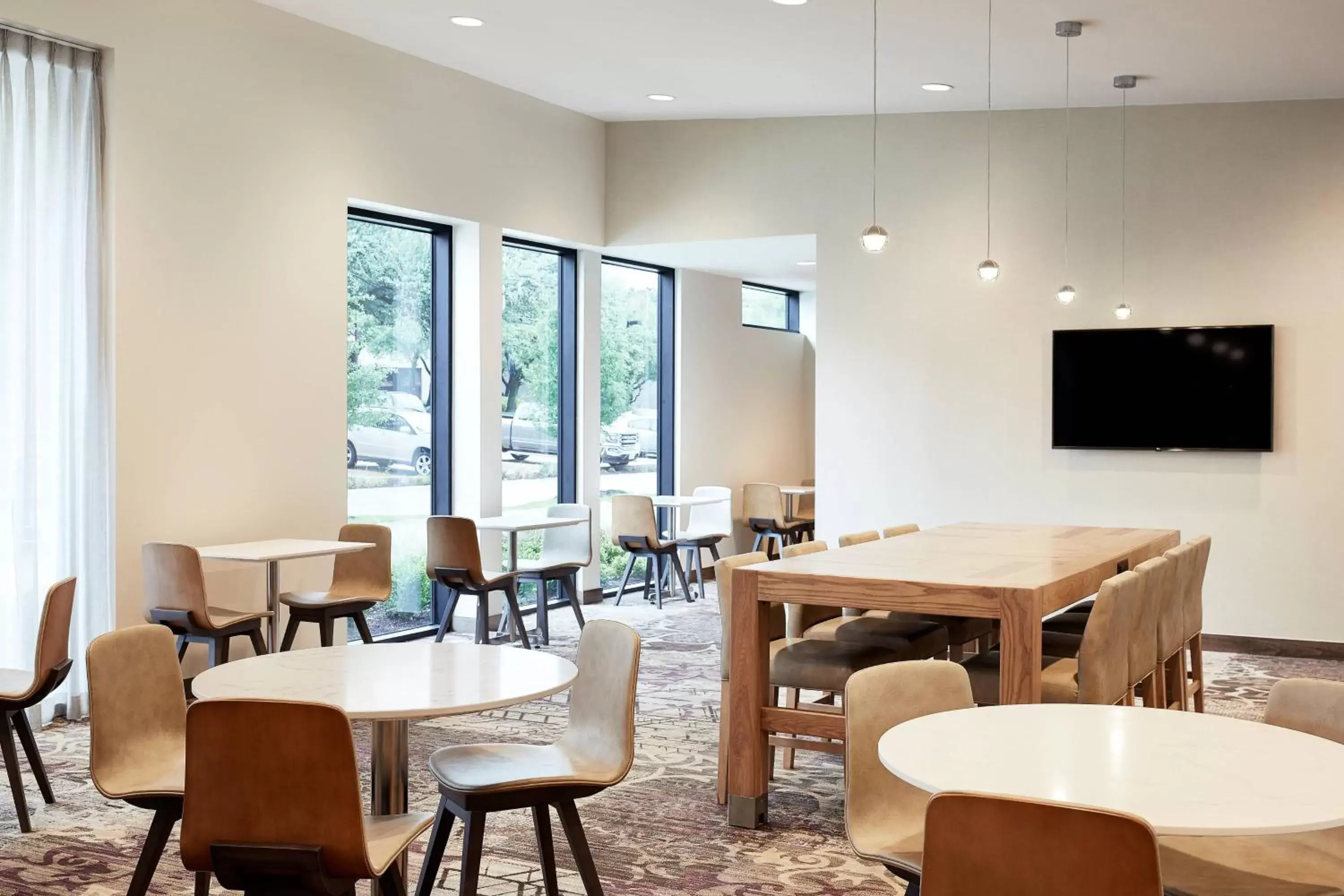 Kitchen or kitchenette, Lounge/Bar in Residence Inn By Marriott Dallas By The Galleria