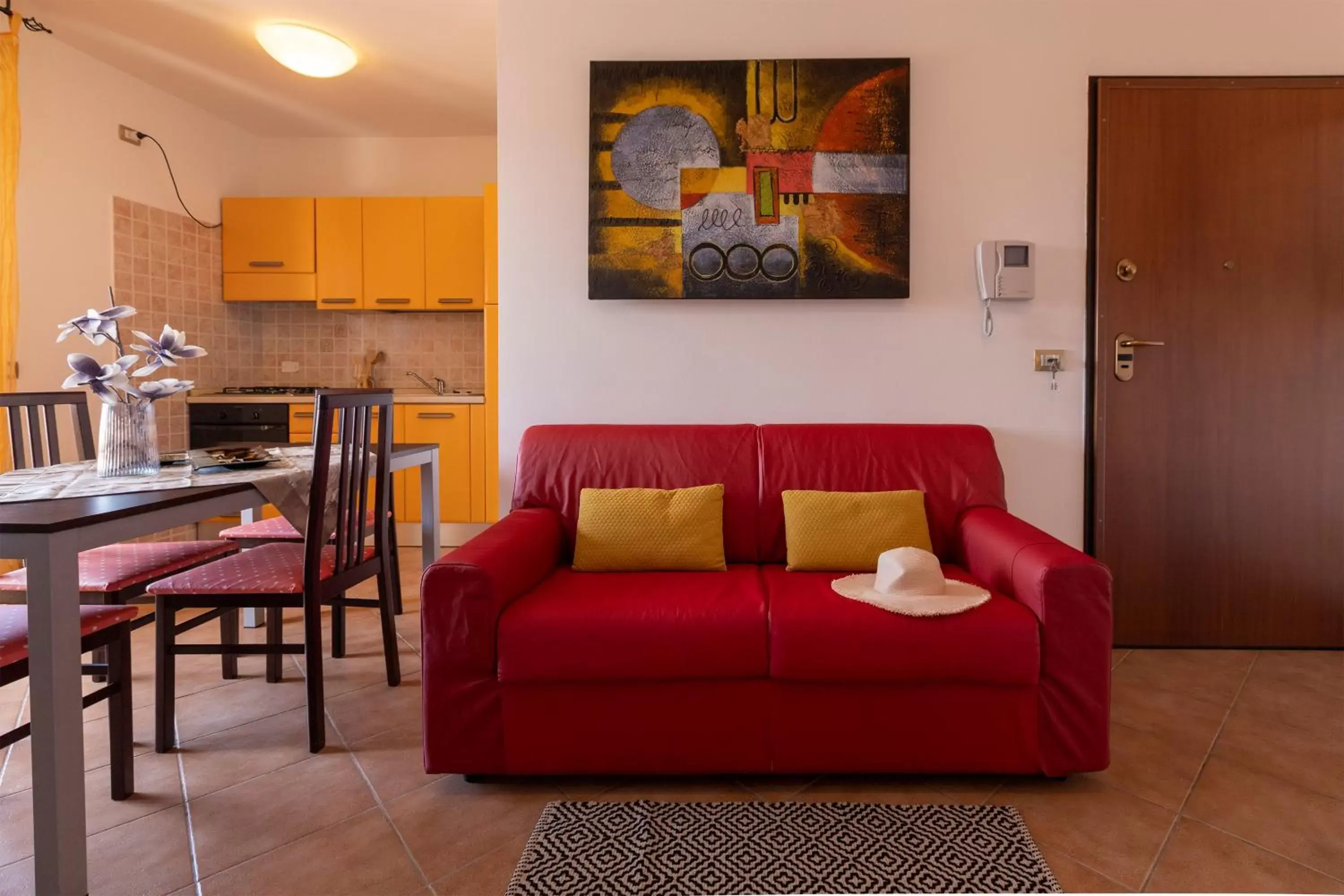 Kitchen or kitchenette, Seating Area in KaRol Casa Vacanze