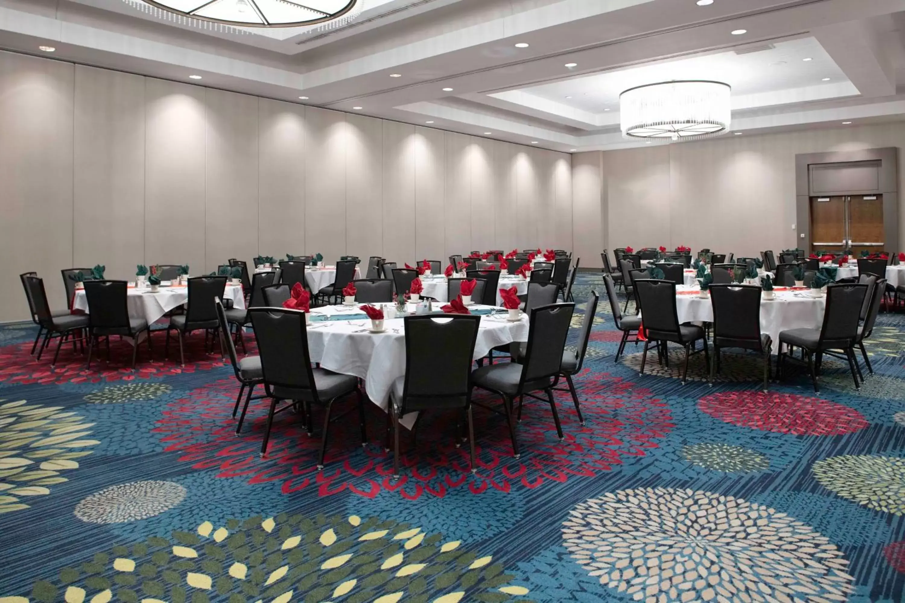 Meeting/conference room, Restaurant/Places to Eat in DoubleTree by Hilton Kansas City - Overland Park