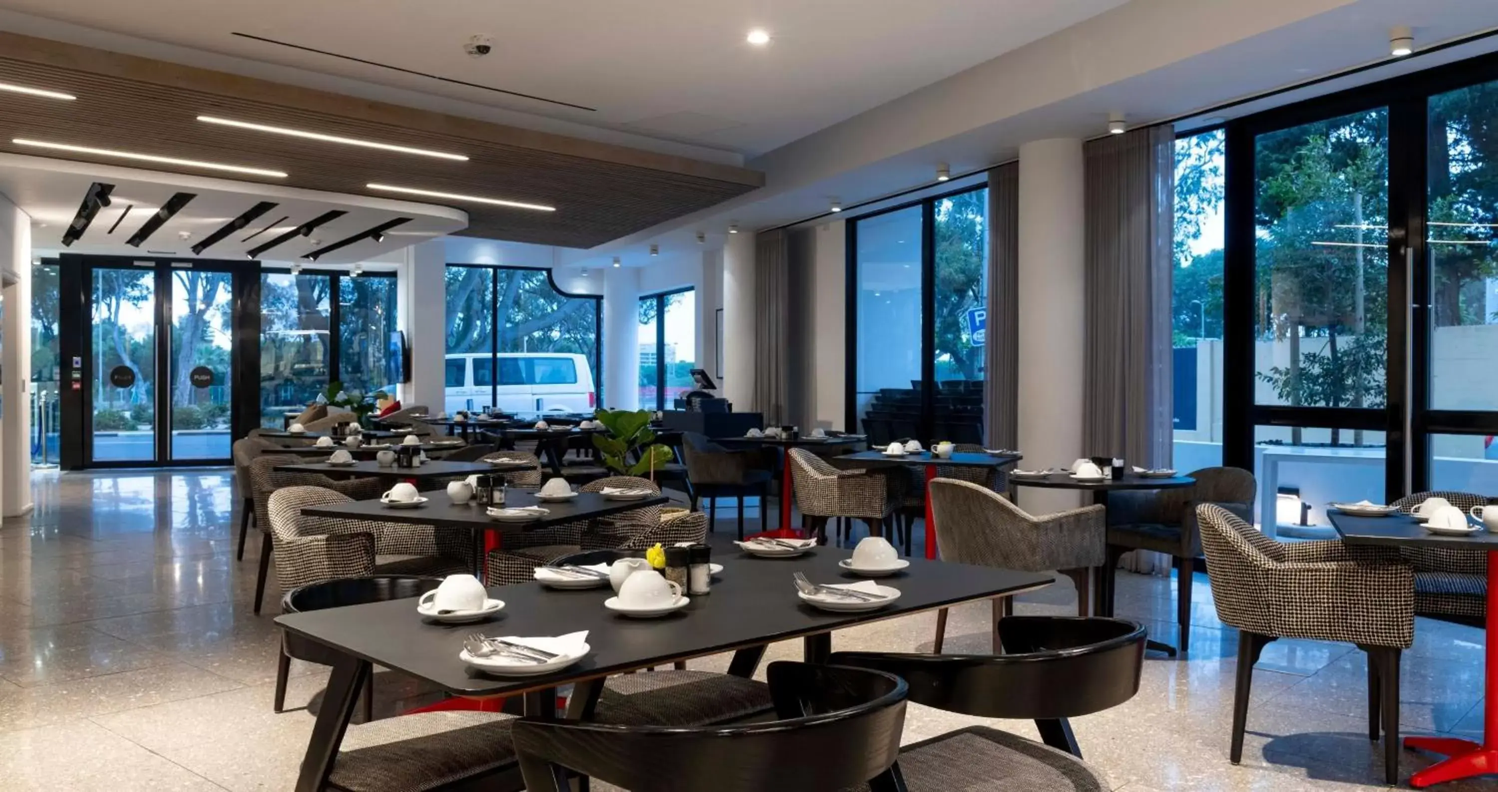 Restaurant/Places to Eat in ANEW Hotel Green Point Cape Town