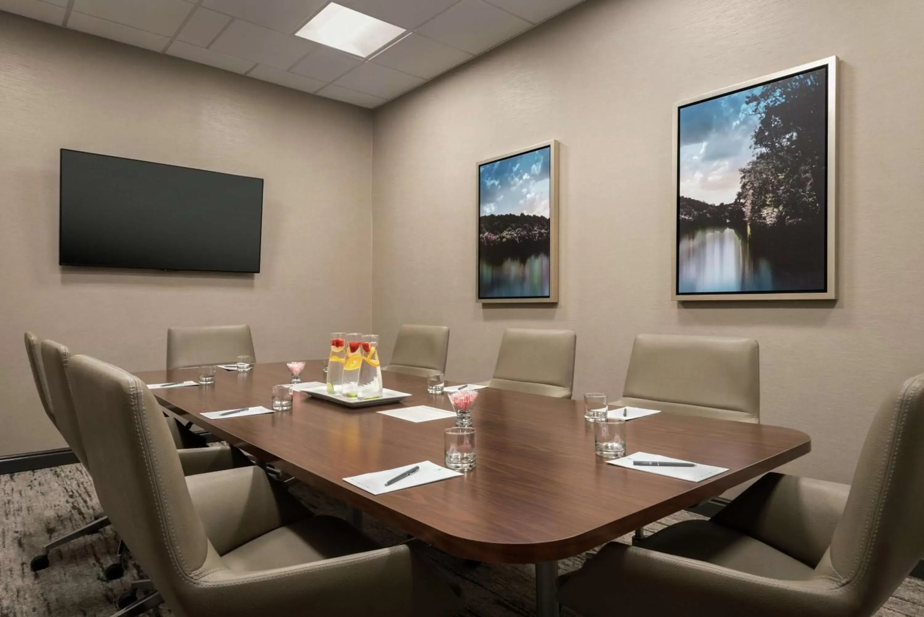 Meeting/conference room in Embassy Suites by Hilton Atlanta Alpharetta