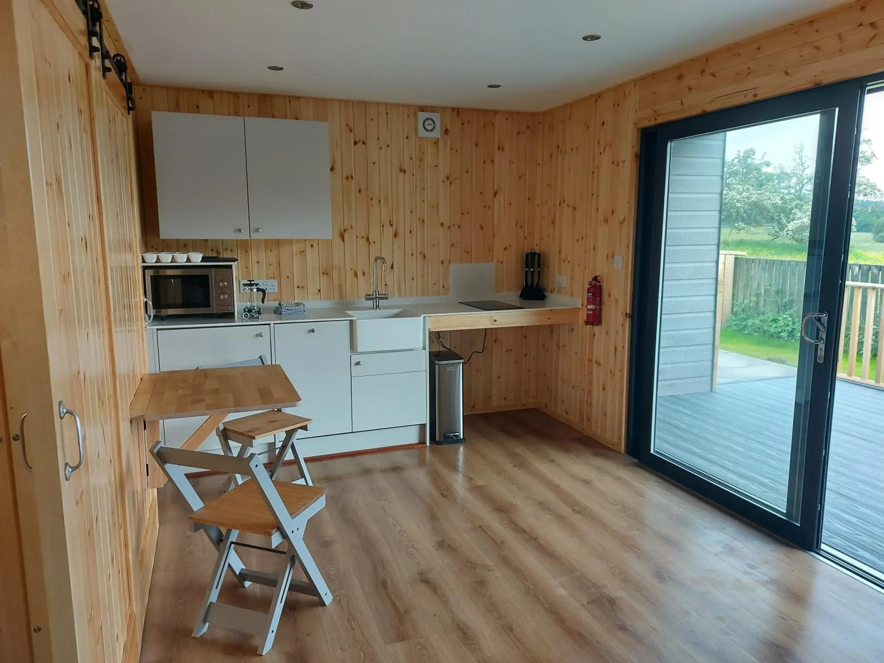 Kitchen or kitchenette, Kitchen/Kitchenette in Callander Hostel