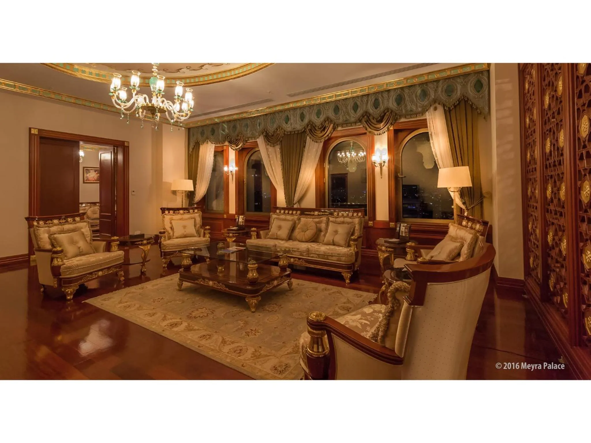 Living room in Meyra Palace
