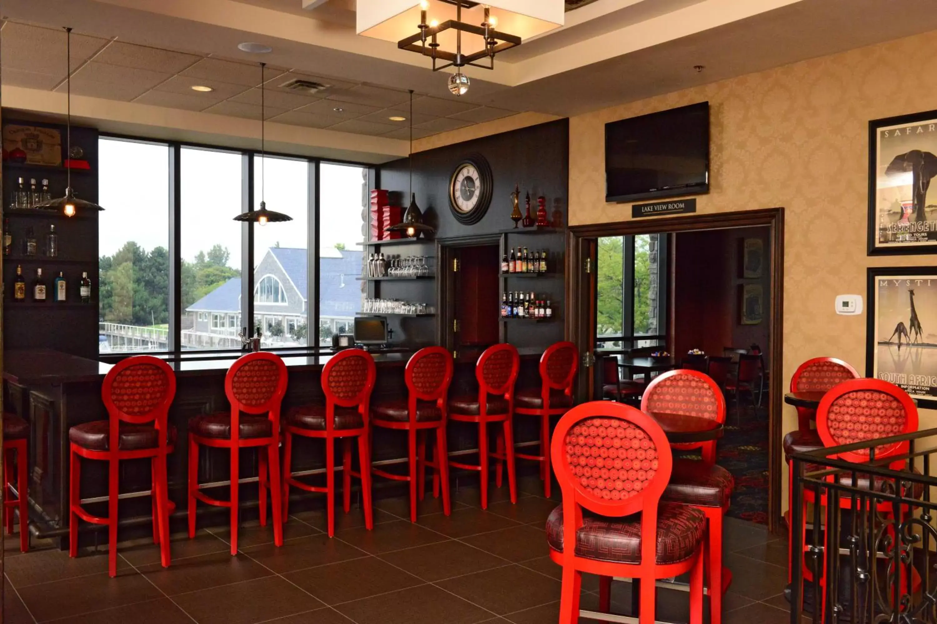 Lounge or bar in Shoreline Inn & Conference Center, Ascend Hotel Collection