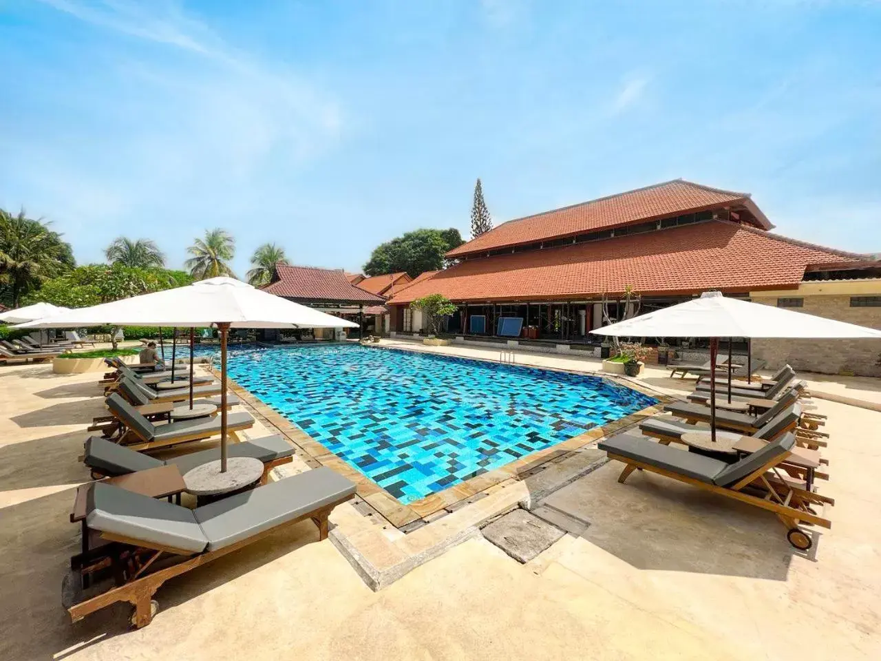 Property building, Swimming Pool in Grand Istana Rama Hotel