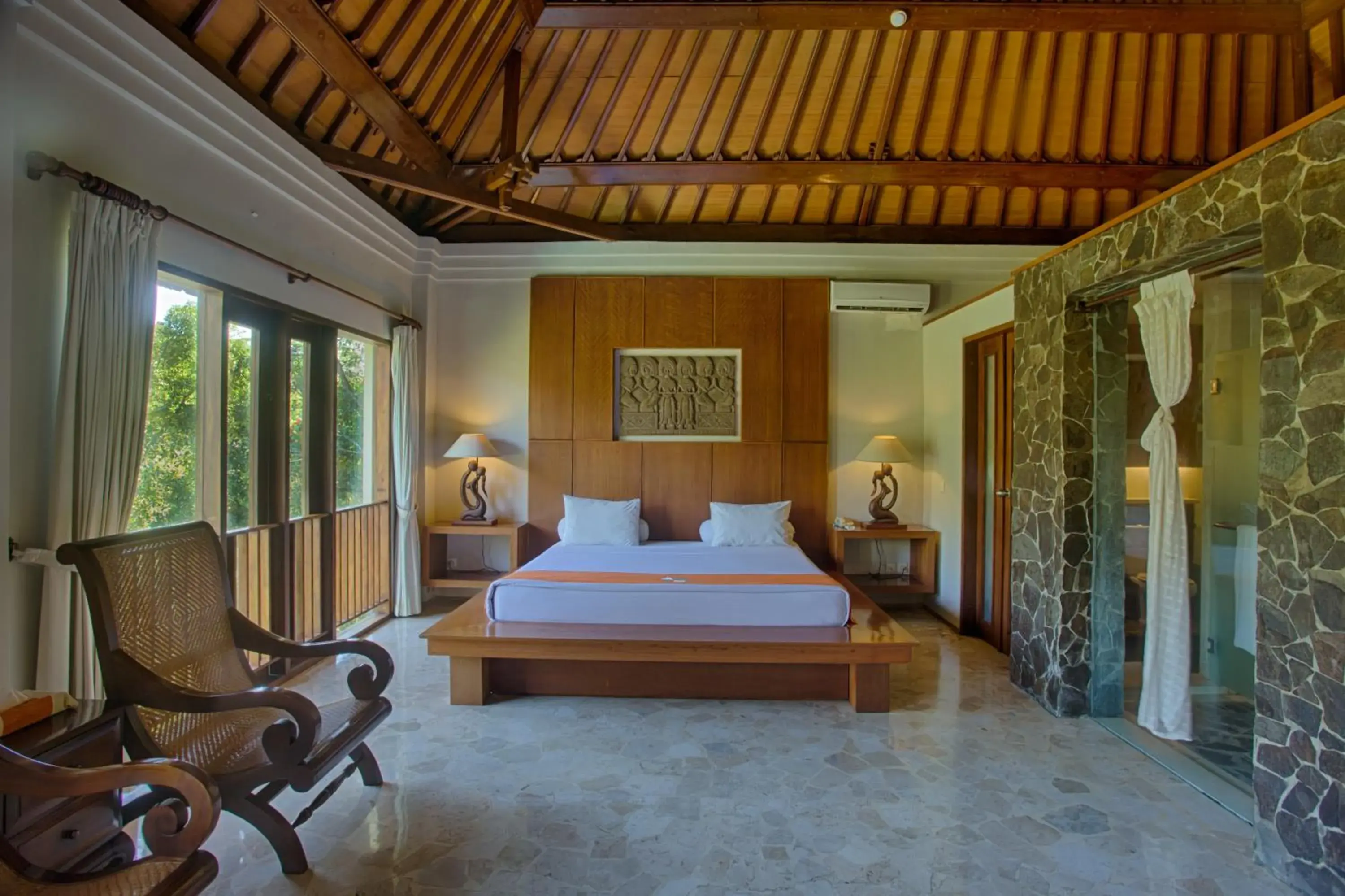 Bed in Anahata Villas and Spa Resort