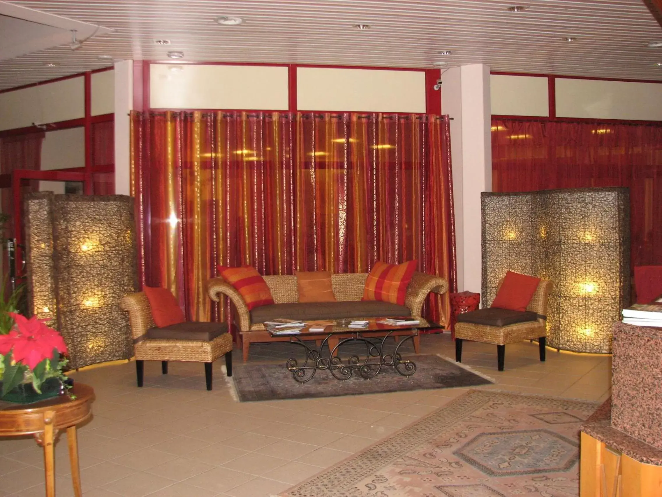 Lobby or reception, Seating Area in Hotel Le Cedre