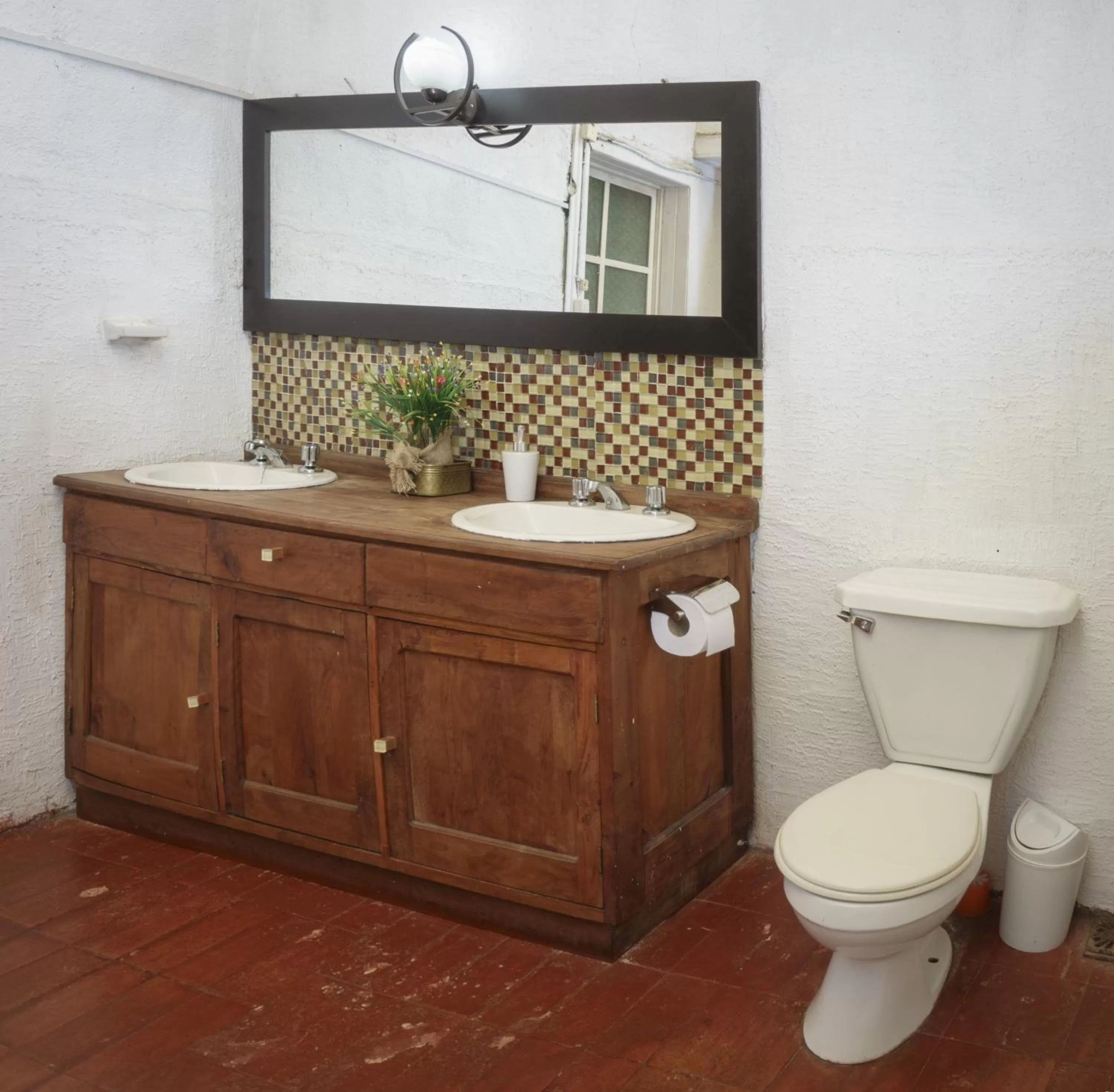 Bathroom in La Casa de Adobe Natural y Más