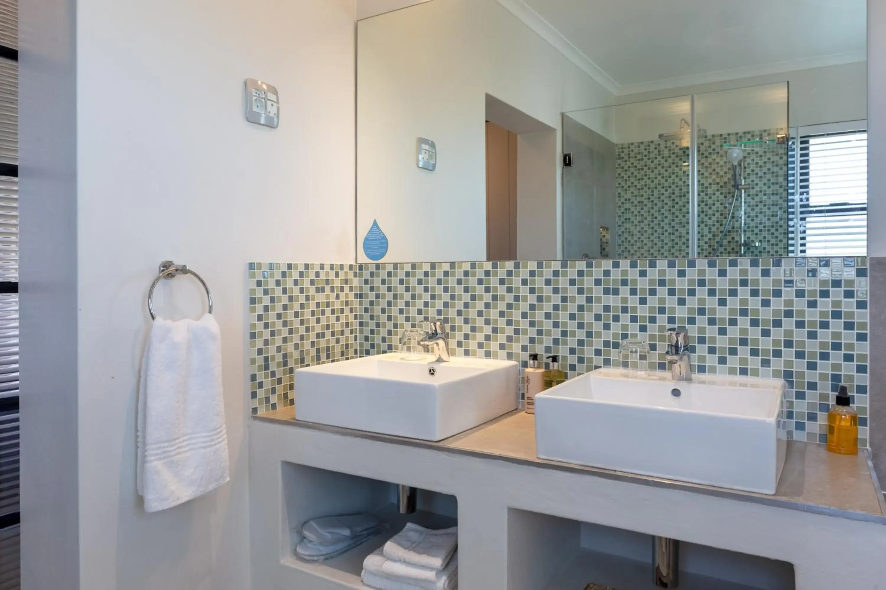 Bathroom in Whale Rock Luxury Lodge