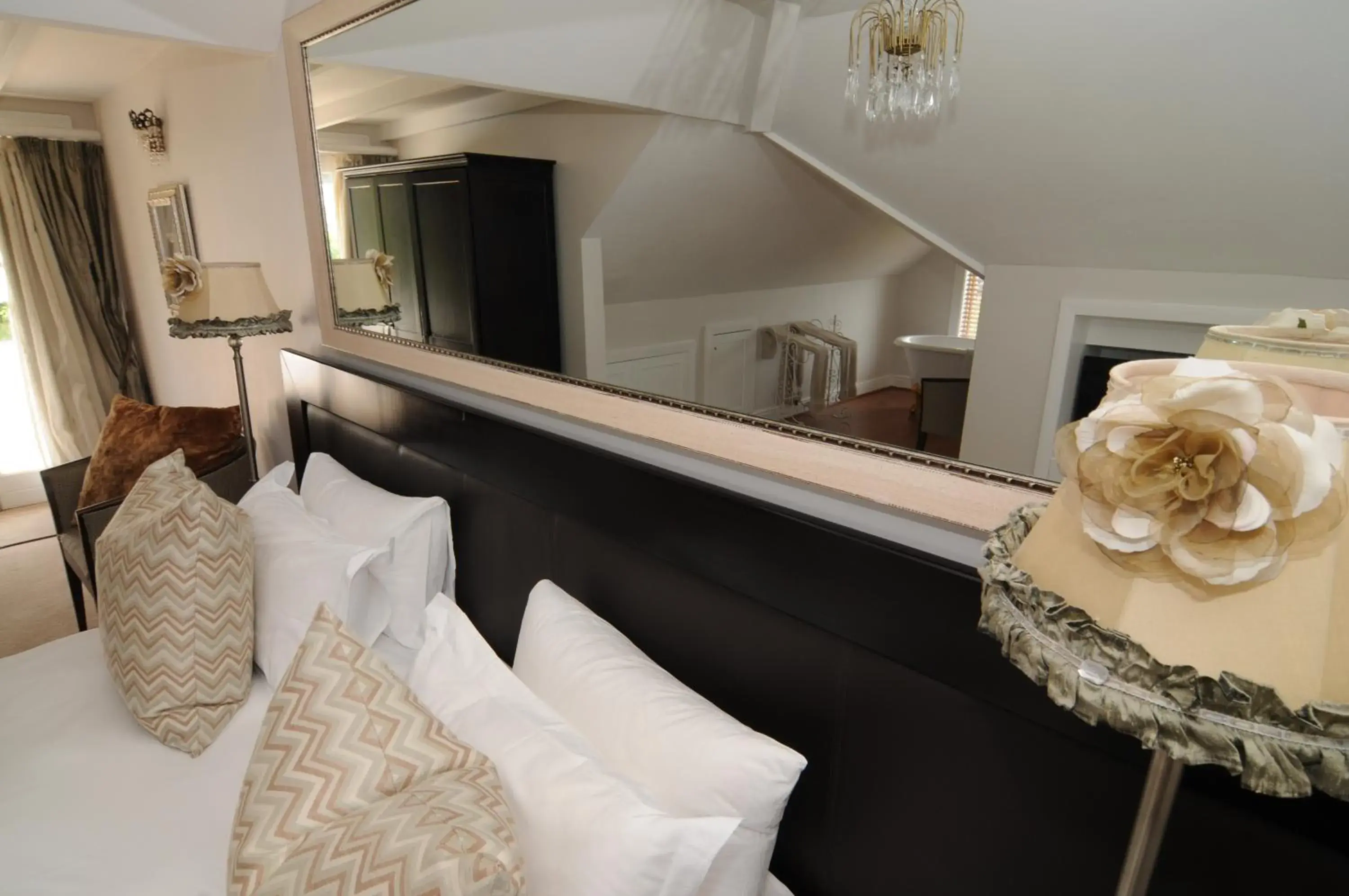 Bed, Seating Area in Abbey Manor Luxury Guesthouse