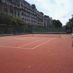 Tennis court, Tennis/Squash in Louisa Hotel Paris