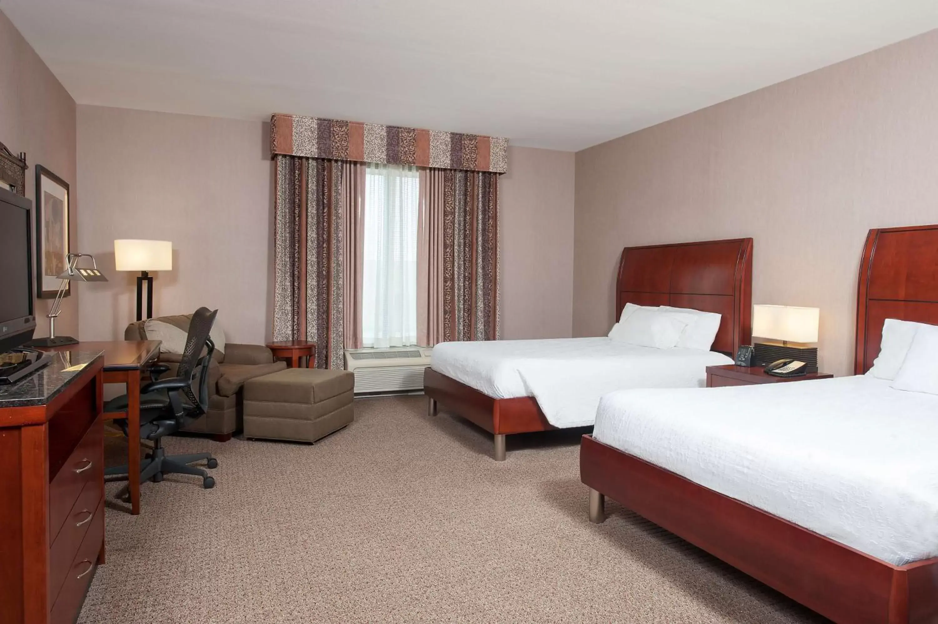 Bed in Hilton Garden Inn Indianapolis South/Greenwood