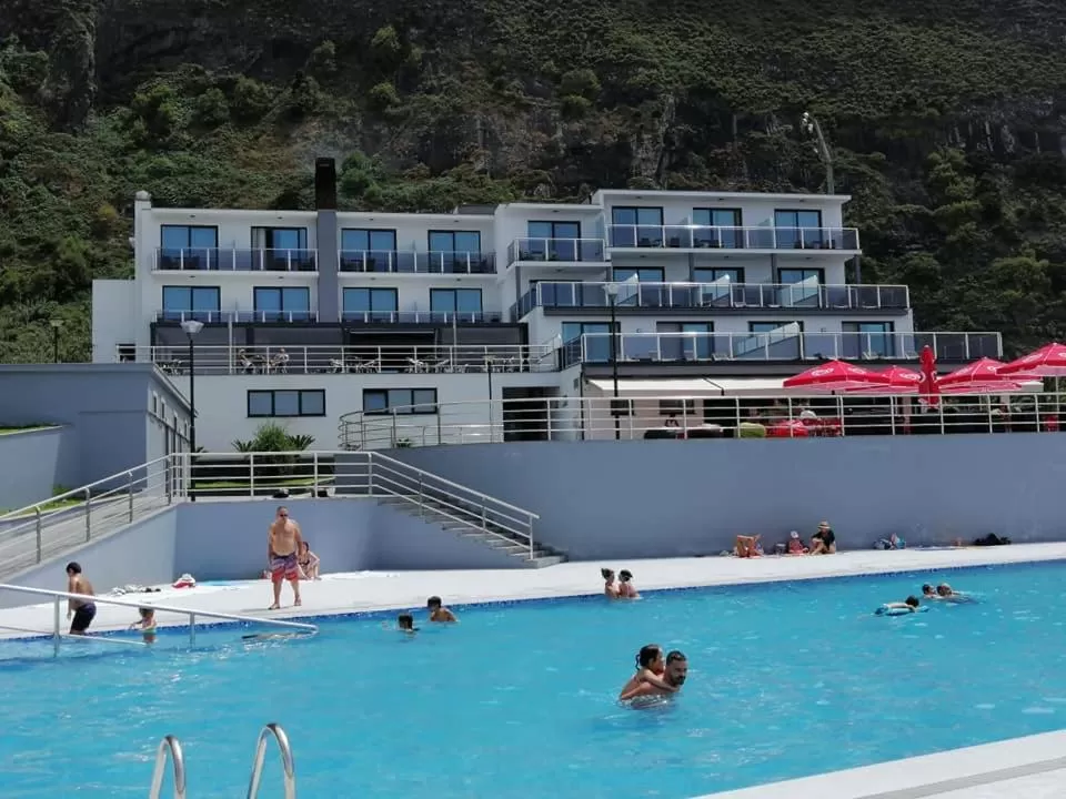 Swimming pool in Calamar Hotel