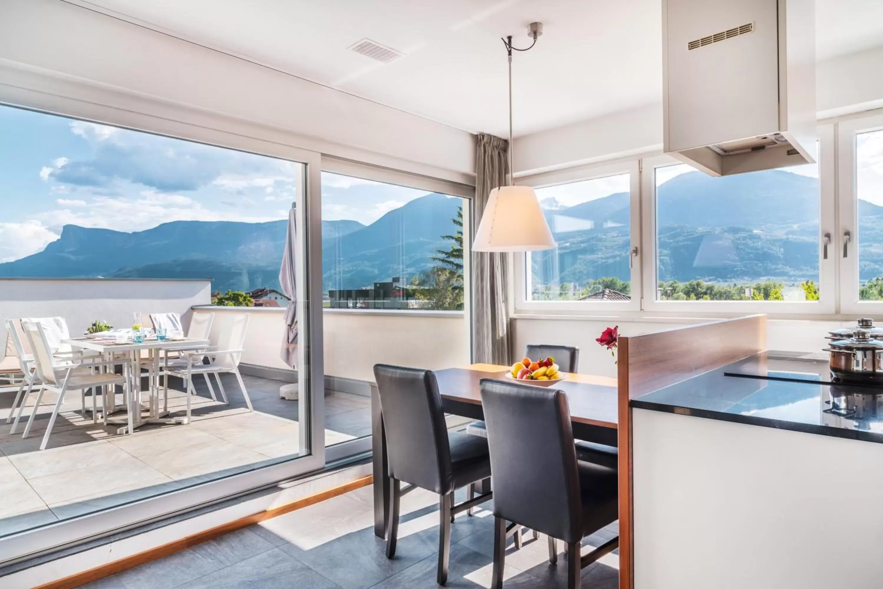 Balcony/Terrace, Mountain View in Hidalgo Suites