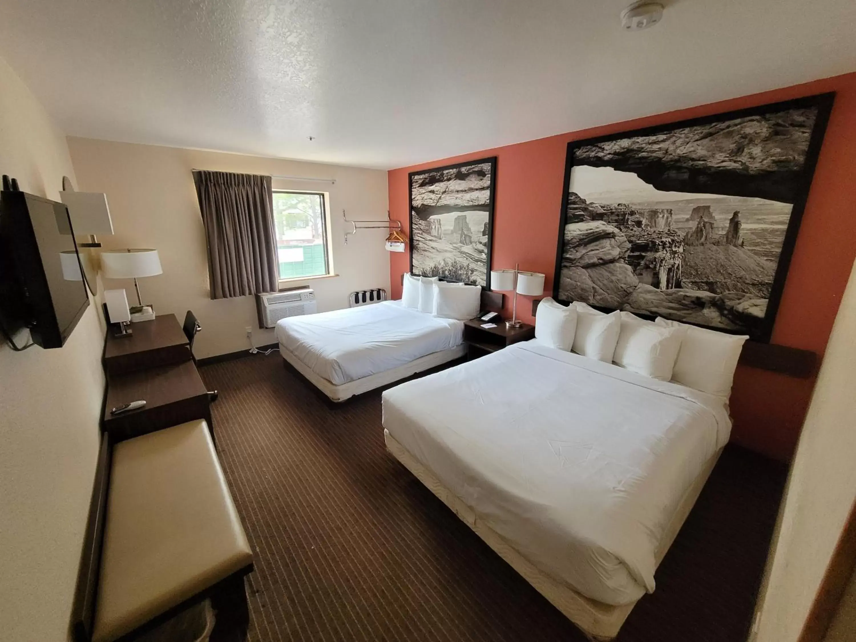 Bedroom in SureStay Hotel by Best Western Williams - Grand Canyon