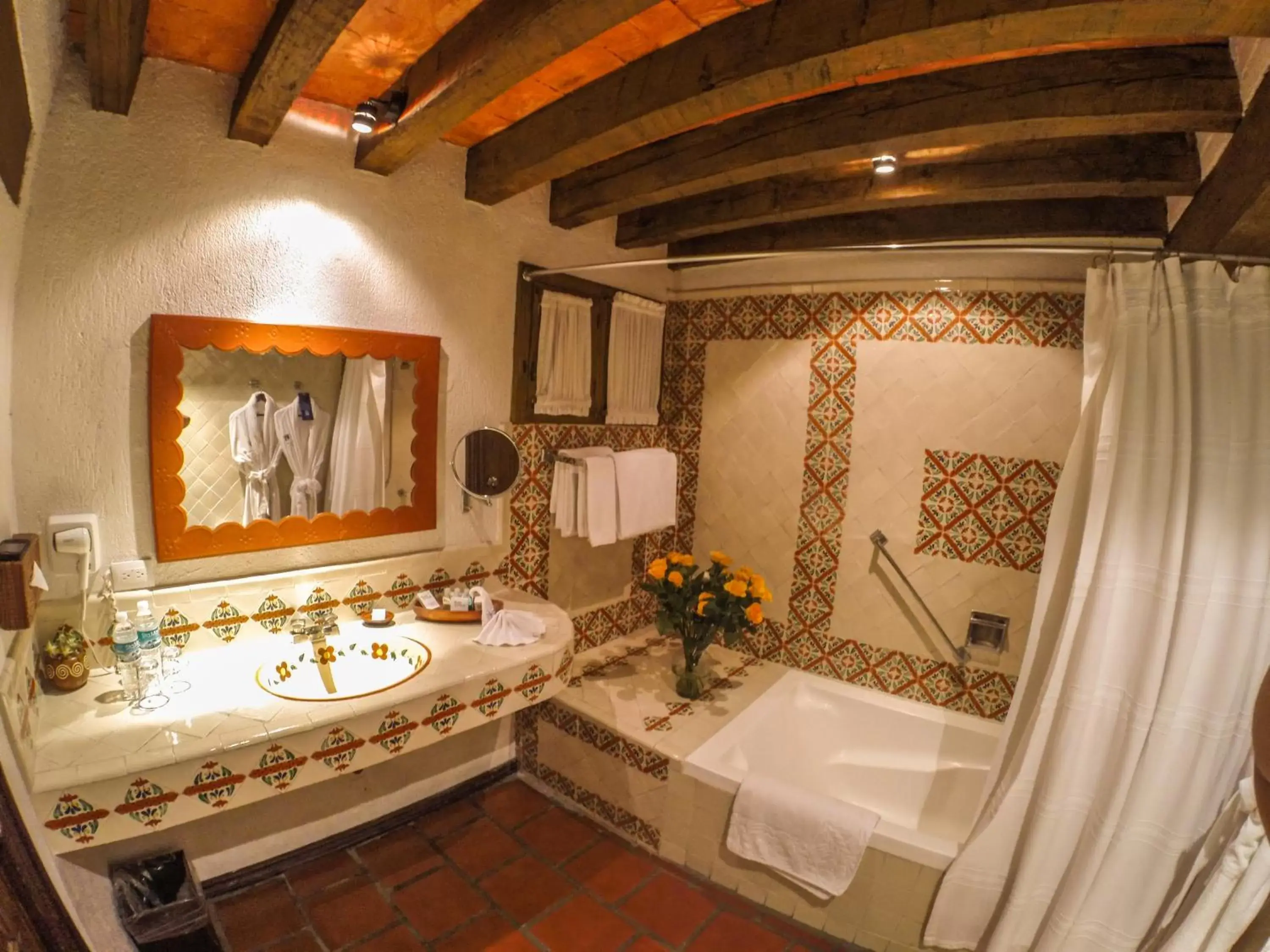 Shower, Bathroom in Villa Montaña Hotel & Spa