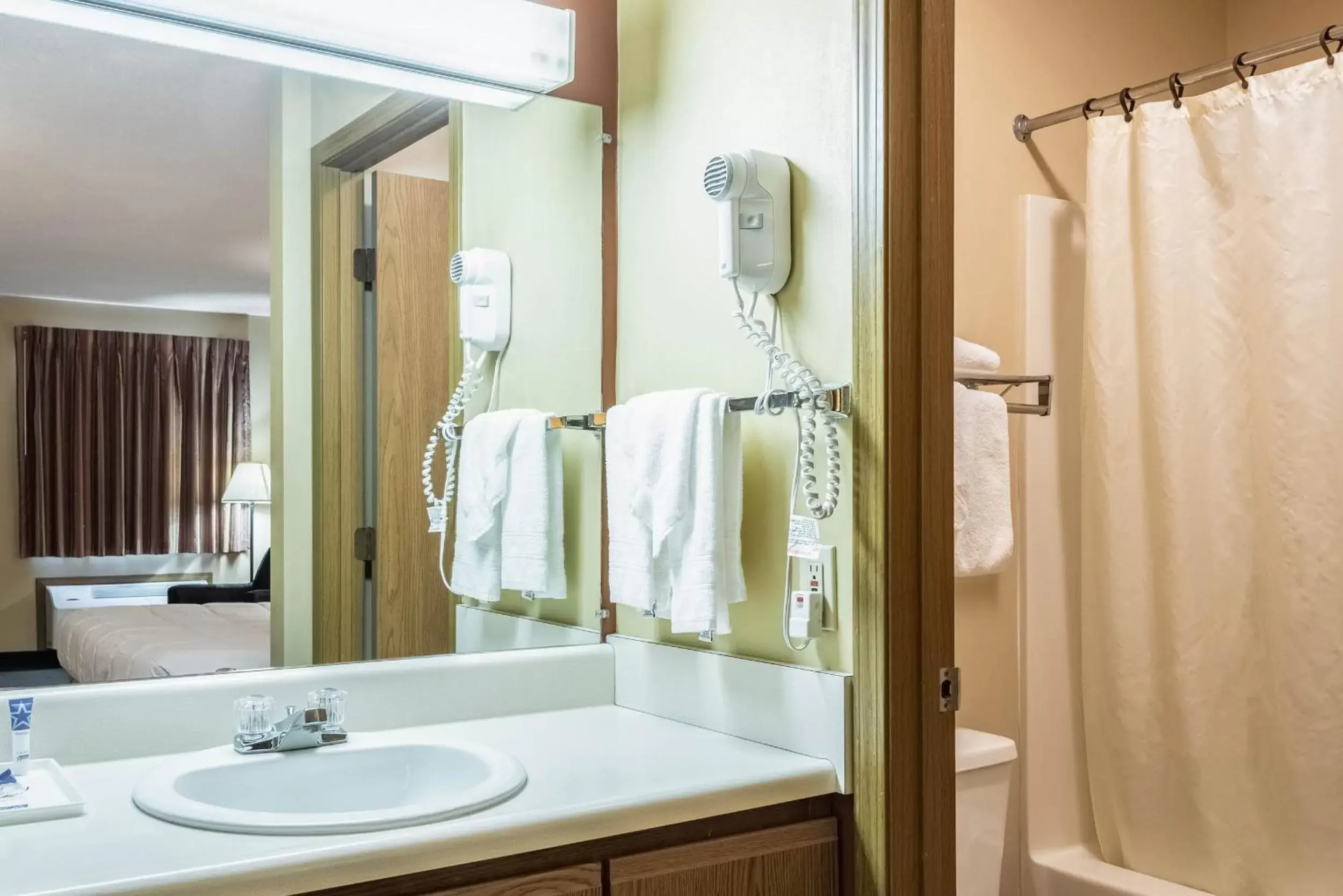 Bathroom in Americas Best Value Inn St. Marys